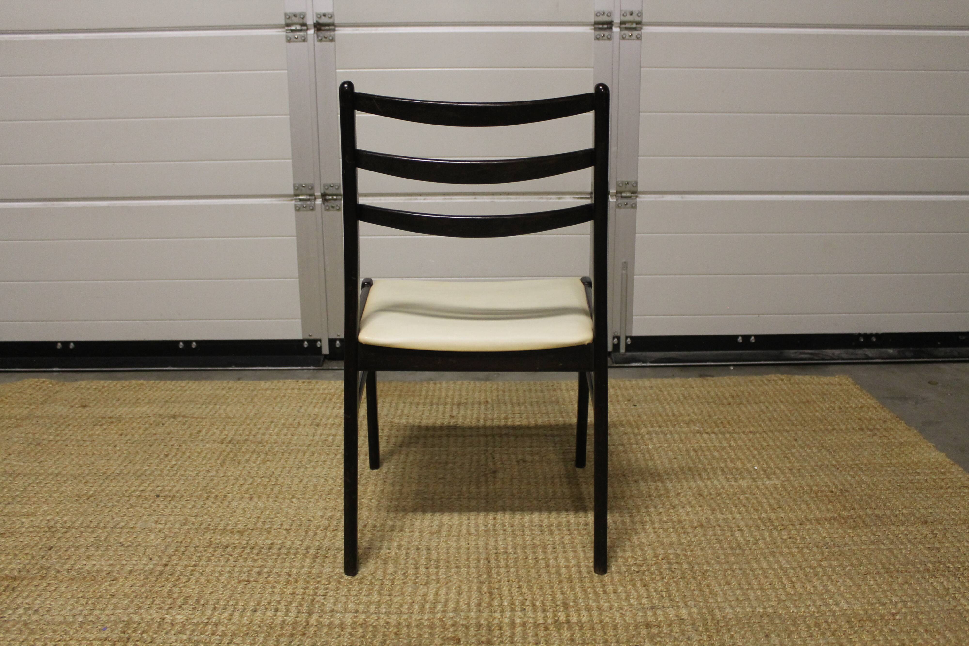 Set of 6 vintage chairs