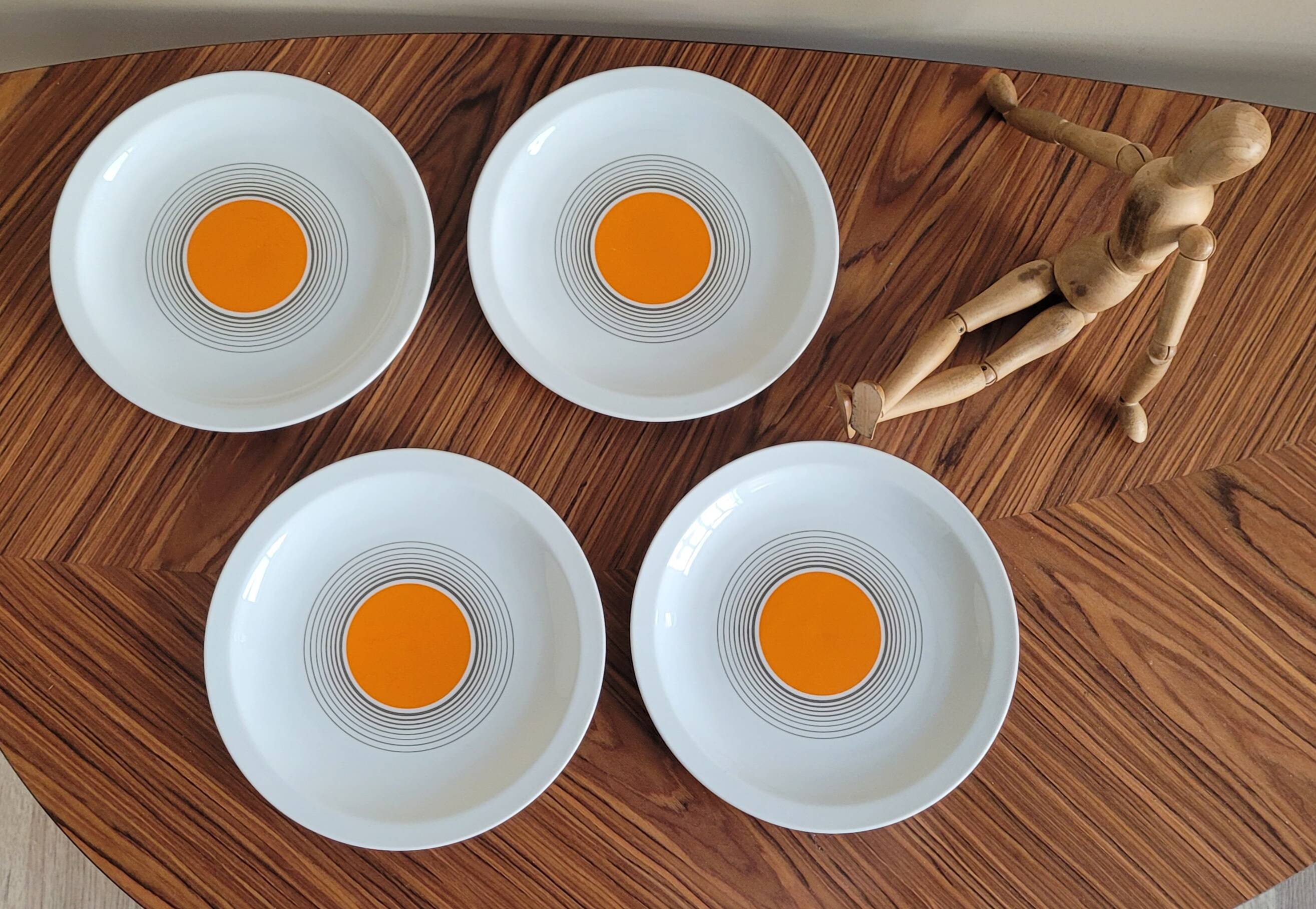 Set of 4 orange plates Bareuther 131