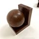 Serre-livres Art Déco antiques de style géométrique moderniste en loupe de bois massif, vers 1920