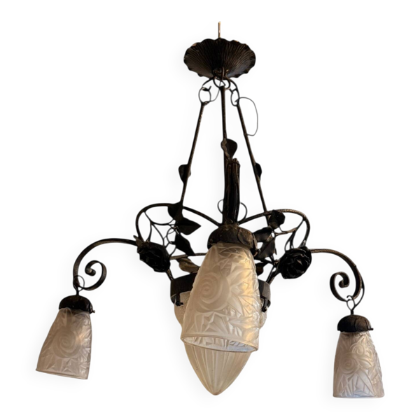 Lustre Art Déco en fer forgé et verre dépoli — Beyit