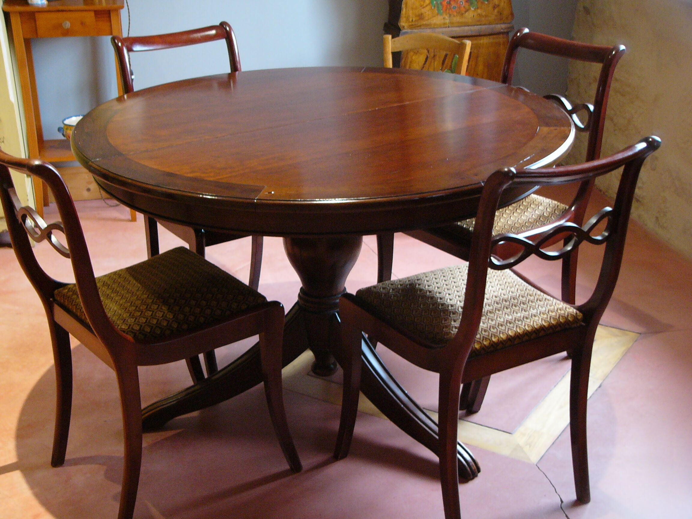 Dining room table