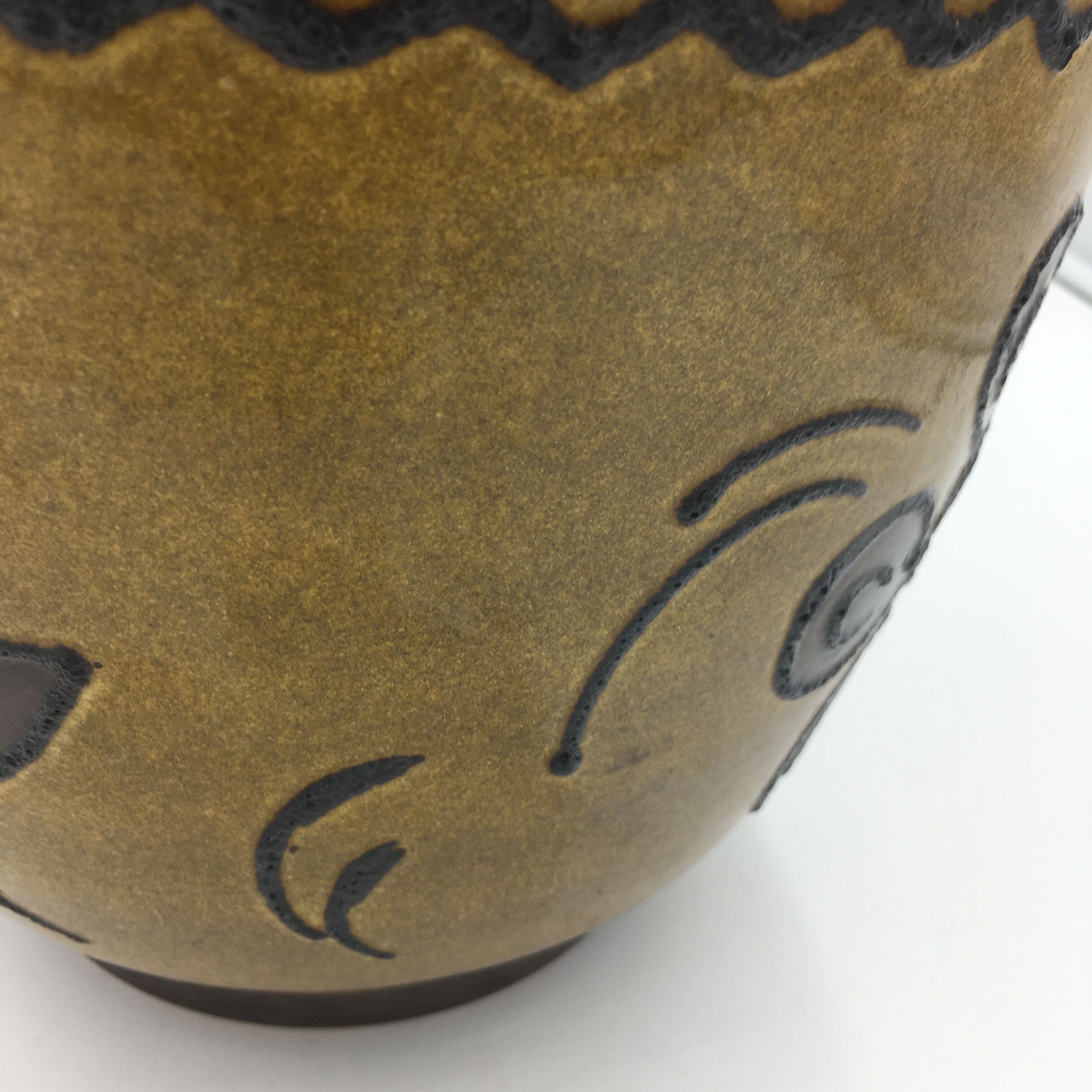 Bay ceramic pot cover