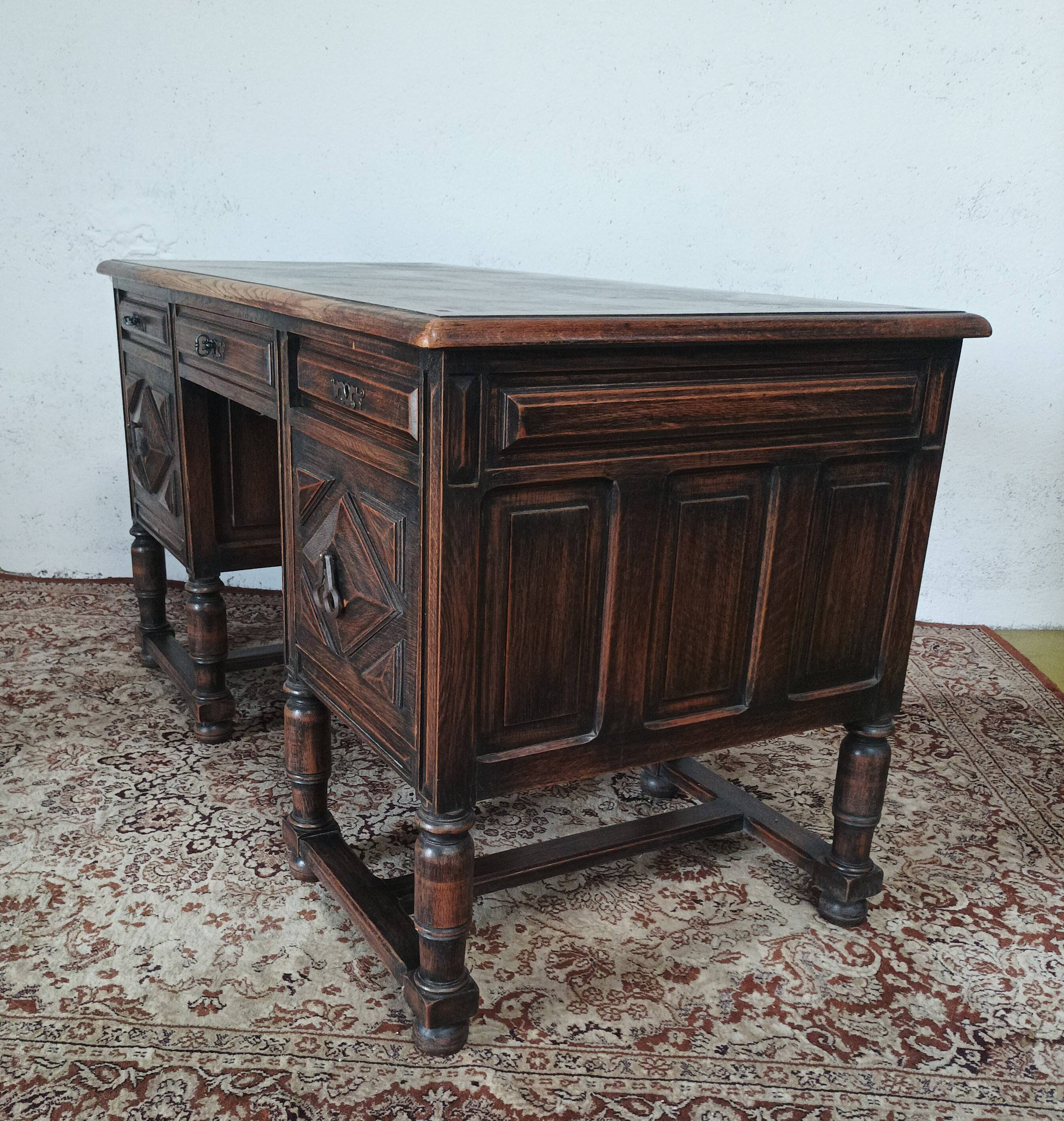 Mazarin Louis XIII style oak desk
