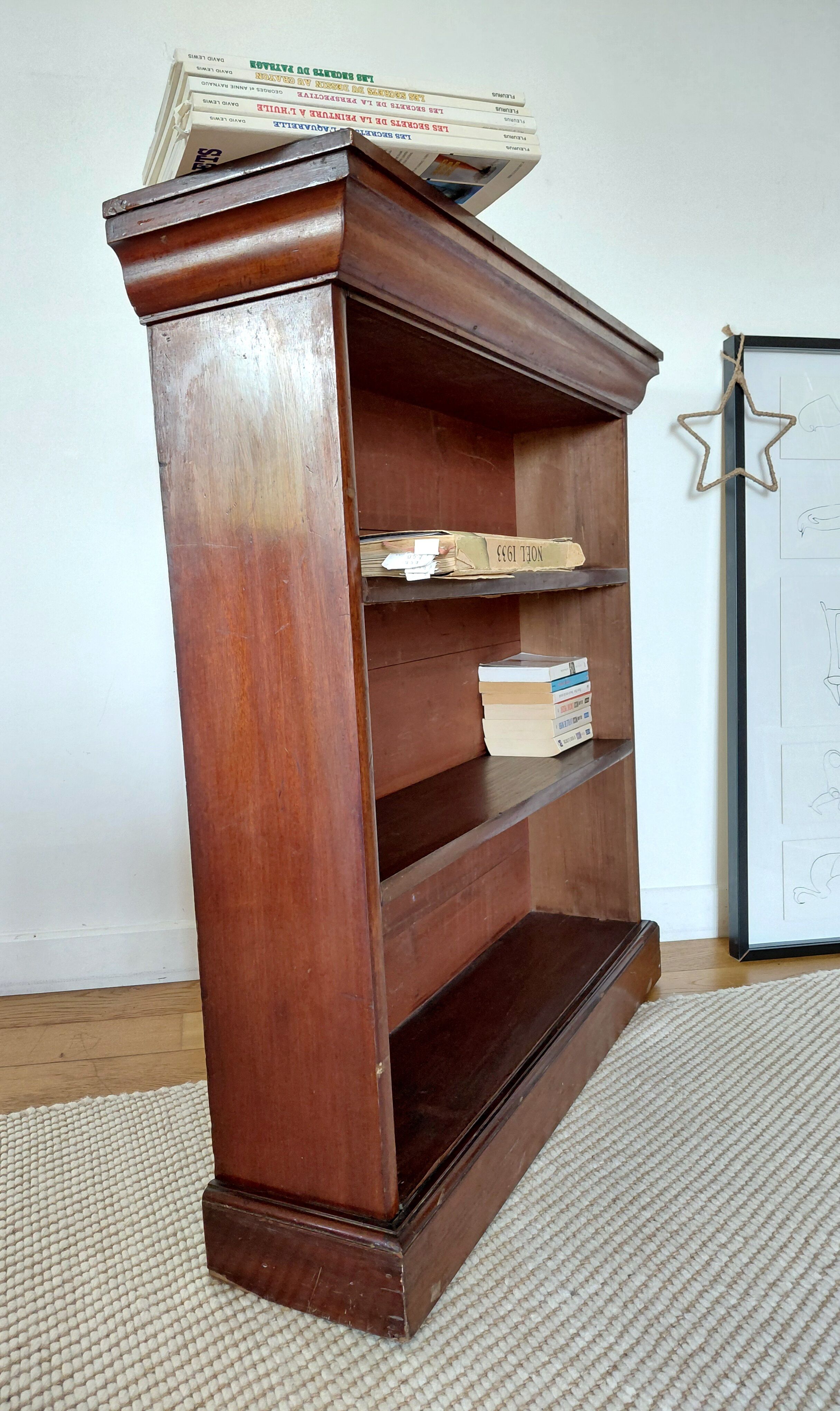 Low library in the English Cottage style, 19th century.