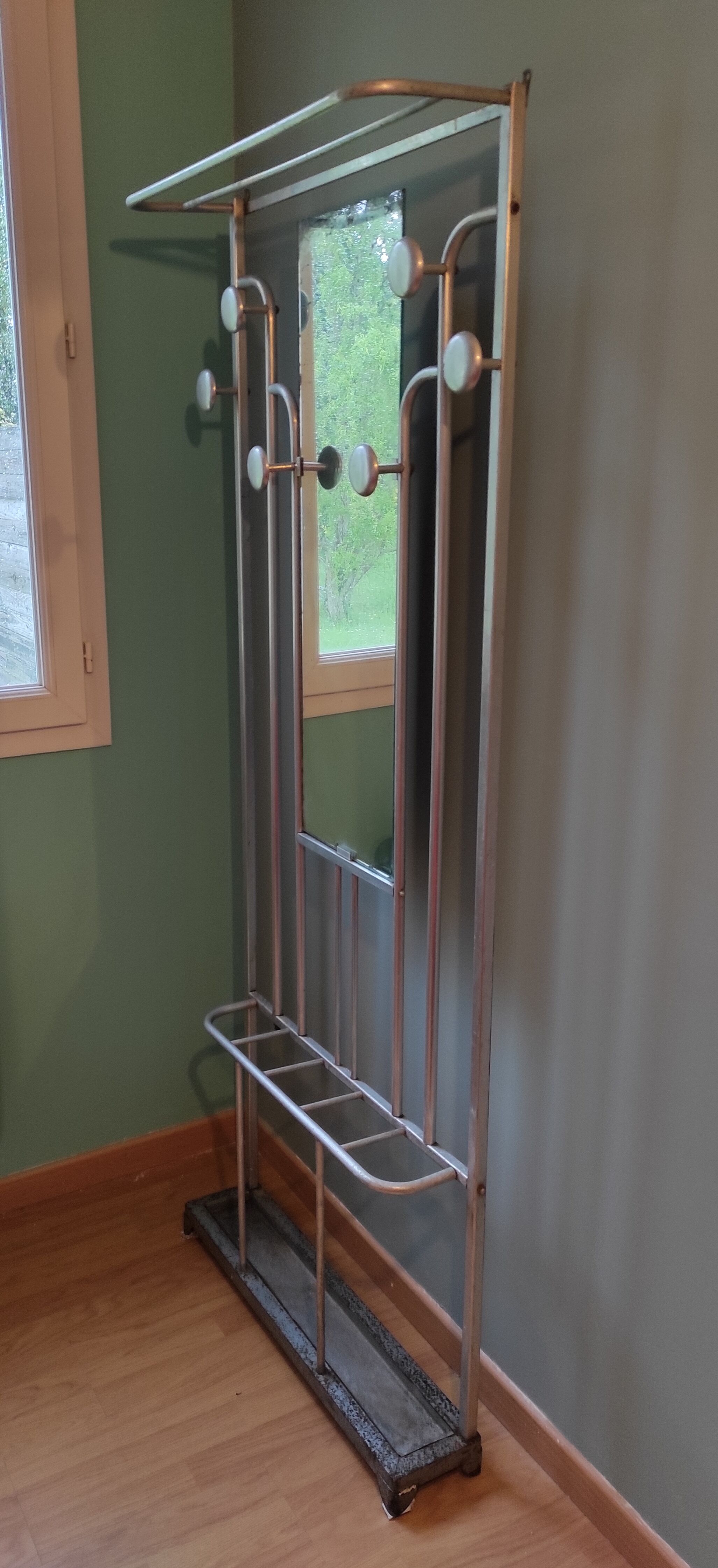 Aluminium coat holder