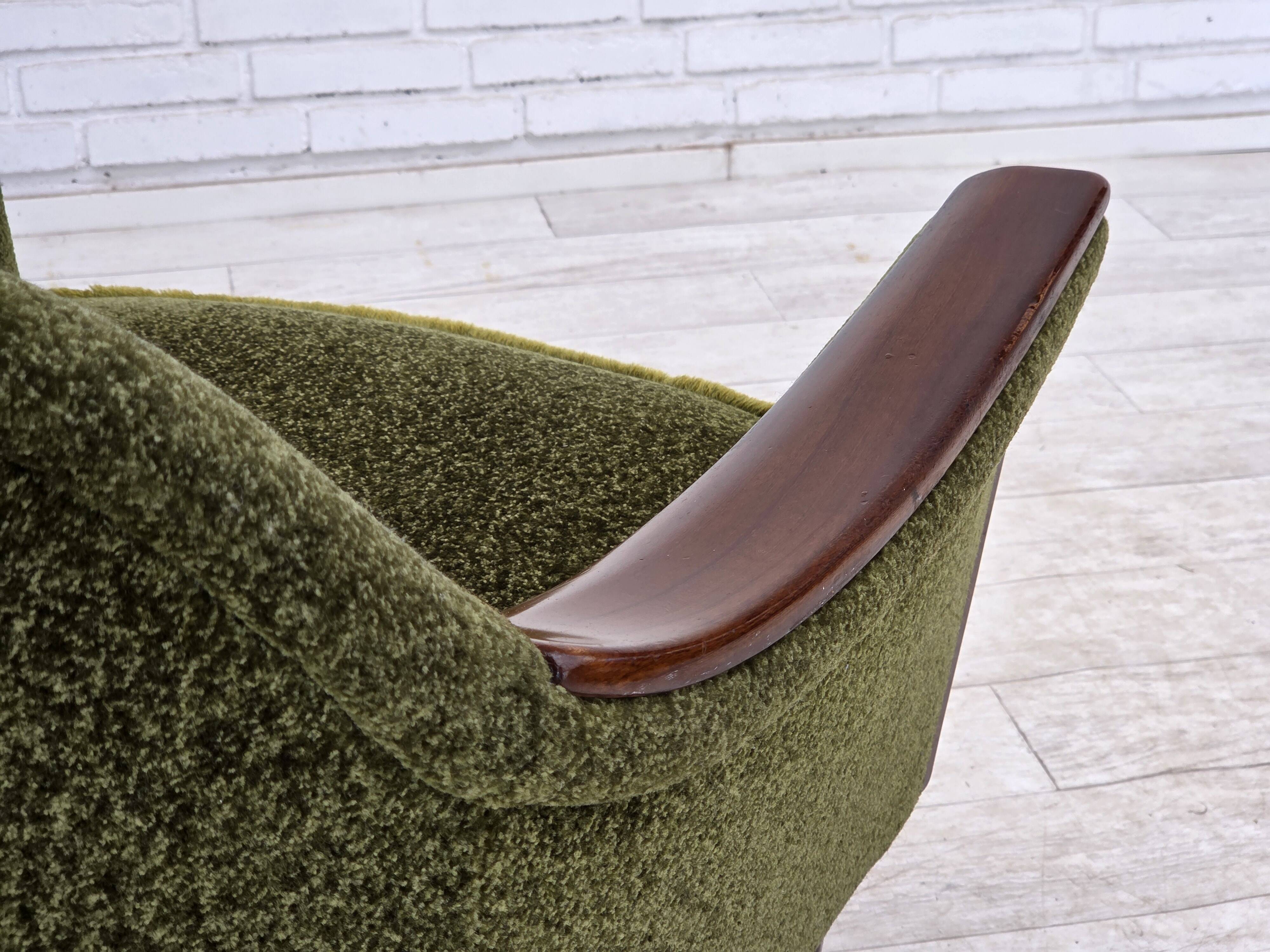 Fauteuil norvégien des années 1970, tissu de meuble vert, bois de teck,