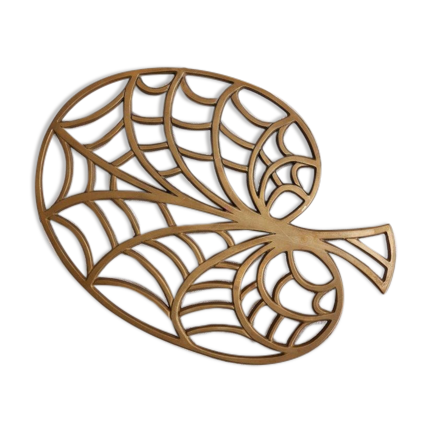 Brass leaf trivet