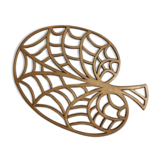 Brass leaf trivet