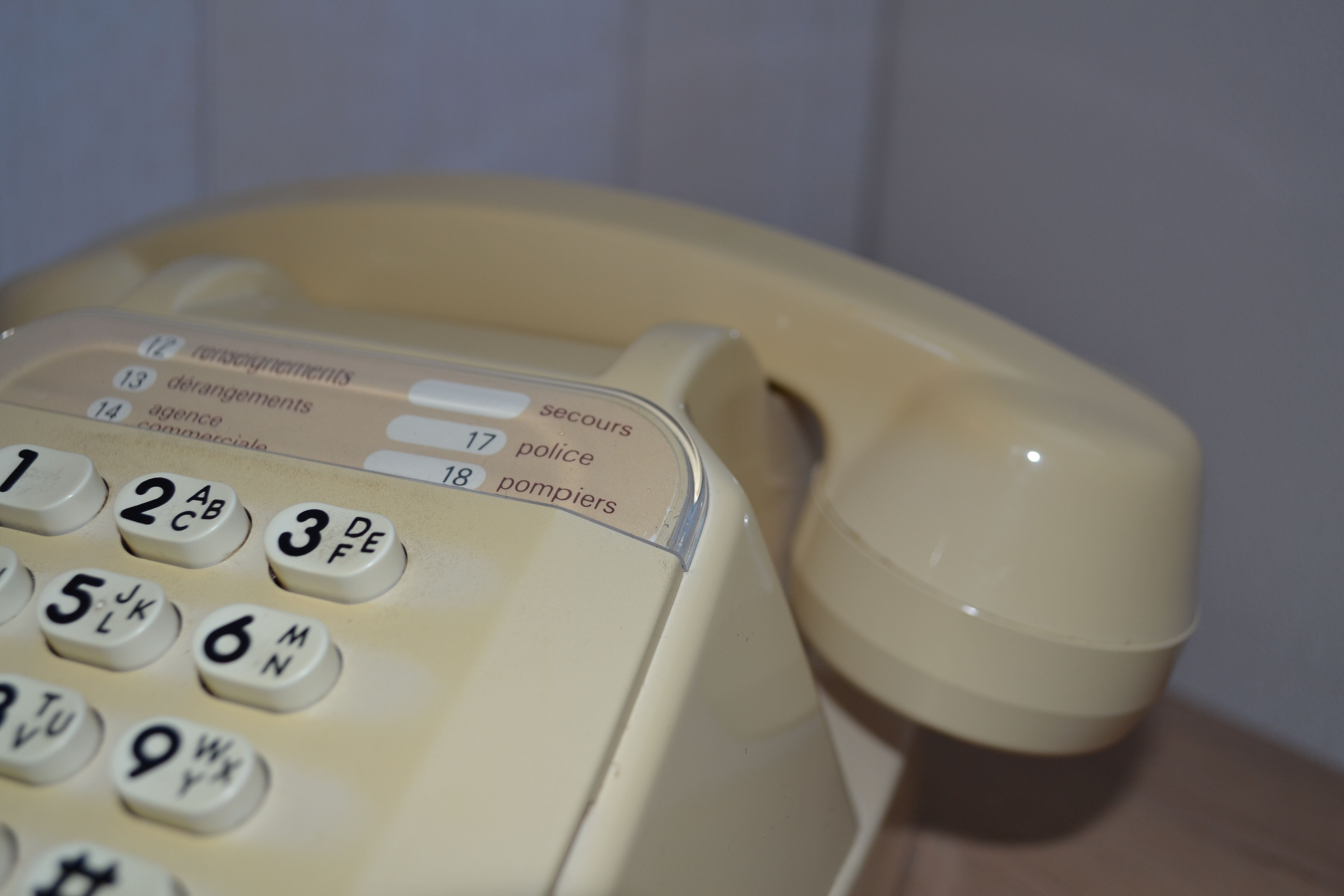 Téléphone vintage à touches