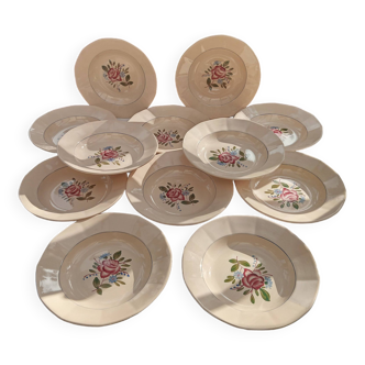 12 Digoin soup plates