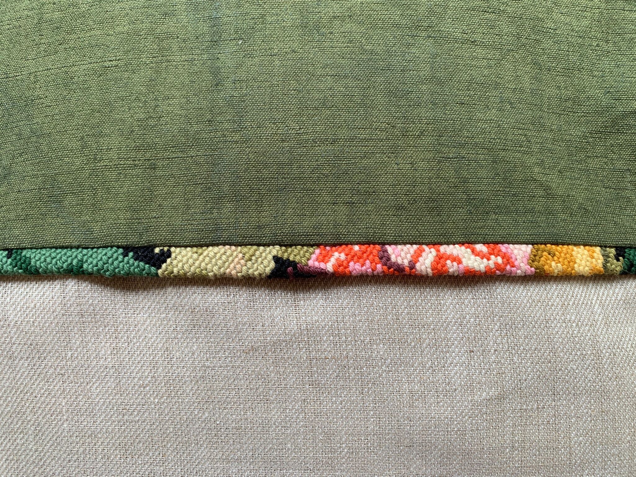 Upcycled cushion "khaki green" - 40x60cm - linen & hemp & canvas