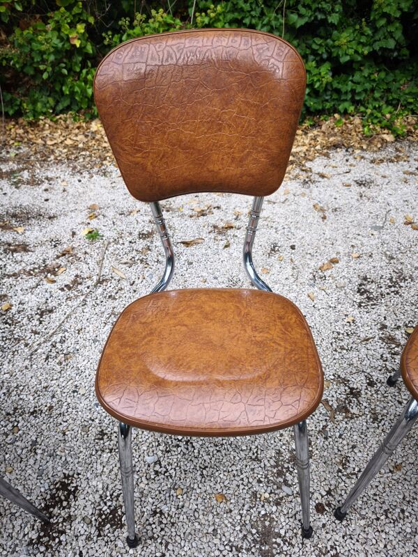 3 chaises en simili cuir et acier, années 50-60
