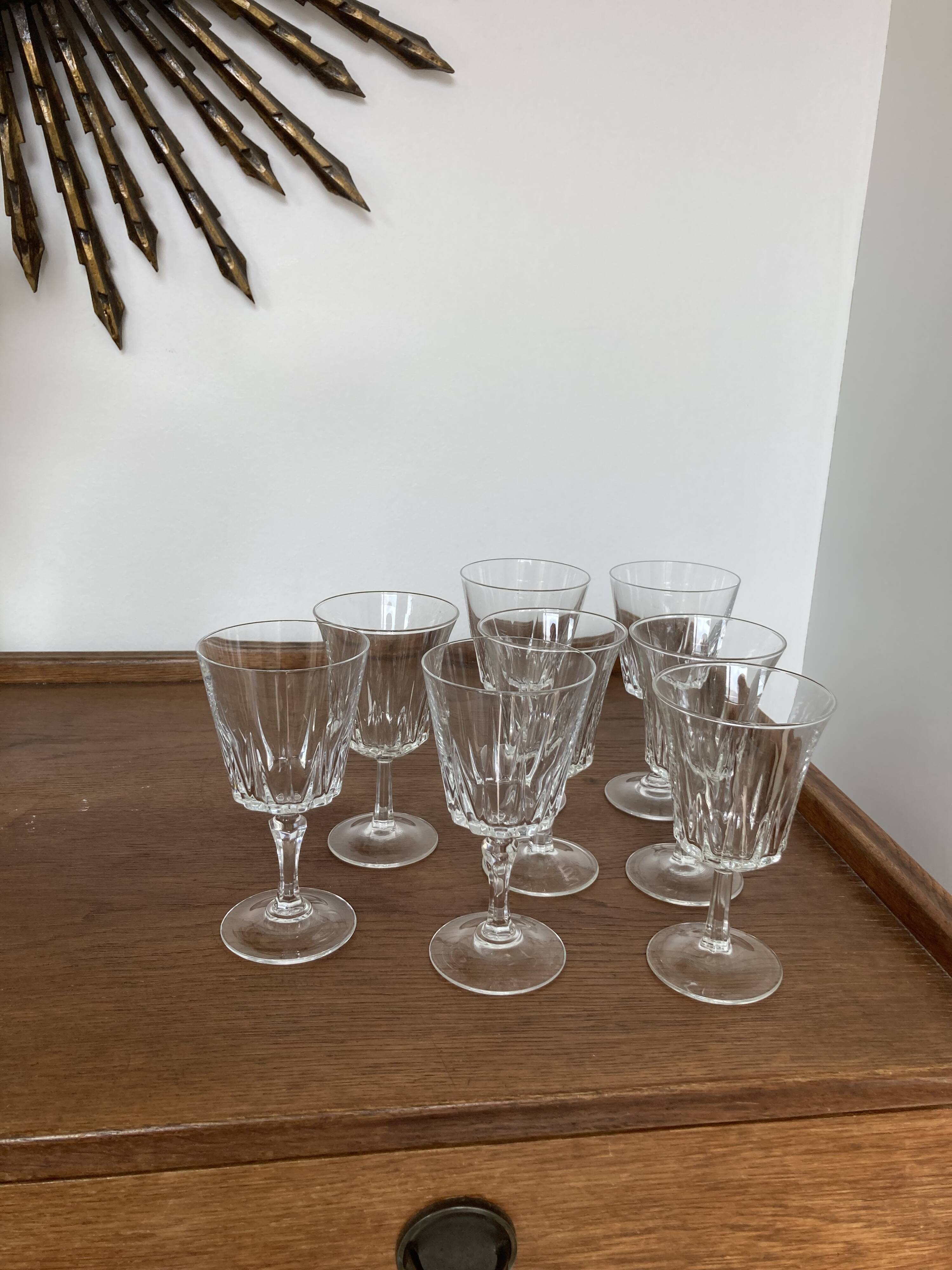 Set of 8 mismatched Arques crystal glasses