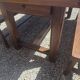 Table de ferme avec tiroirs et ses bancs