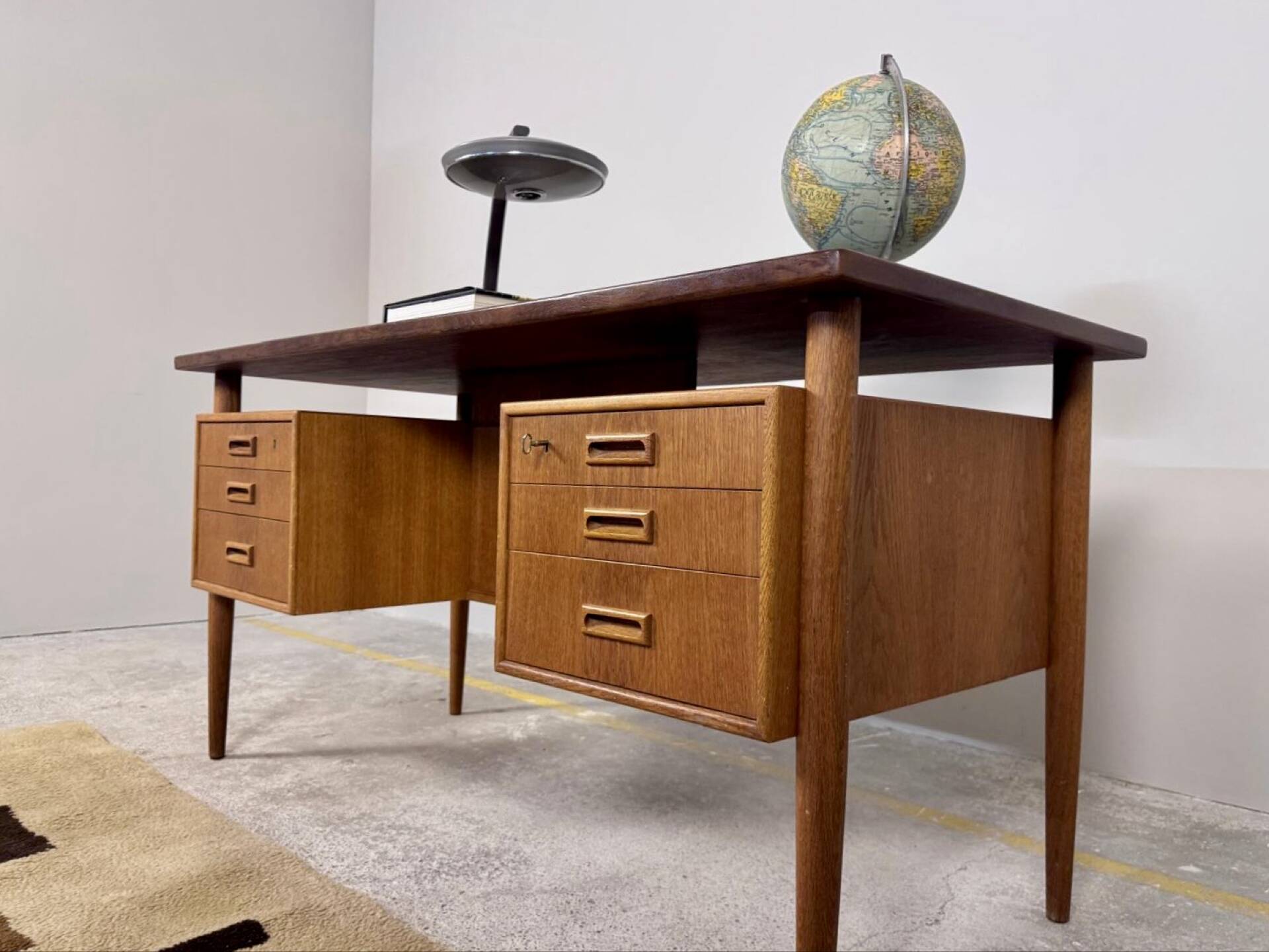 Bureau scandinave de direction double face plateau flottant longueur 1