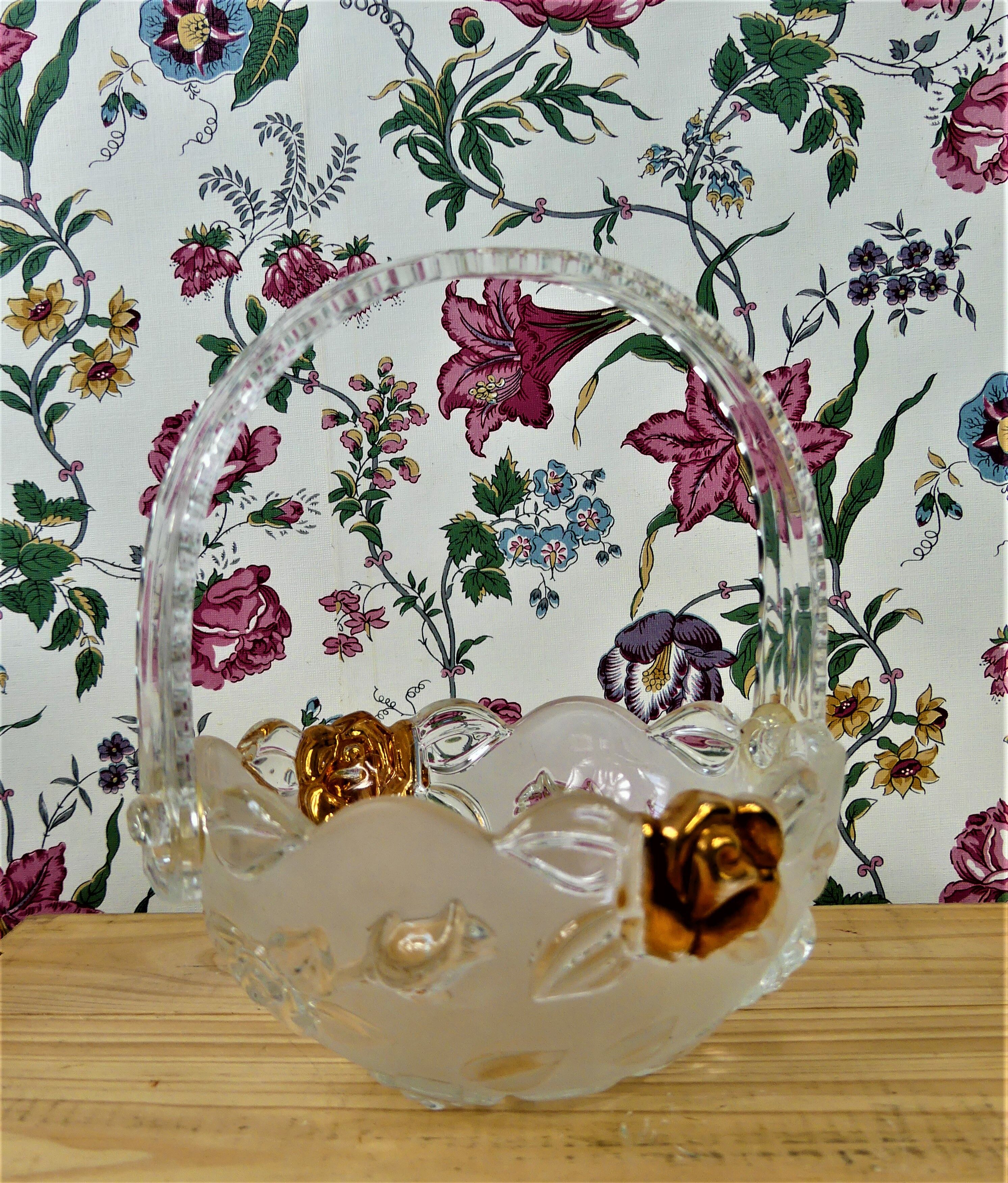 Decorative Basket in molded glass - Vintage glass pocket-empty-pocket