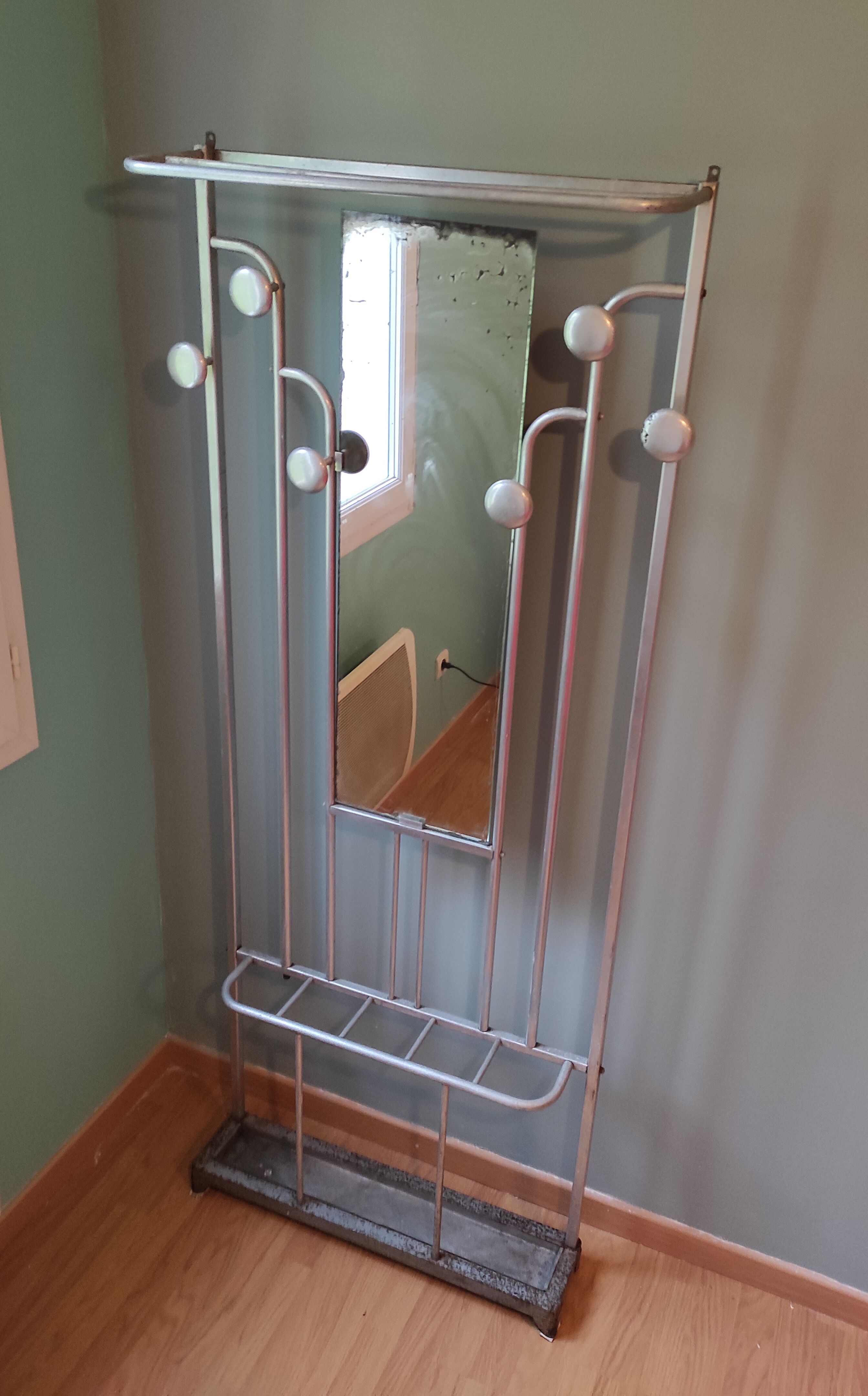 Aluminium coat holder