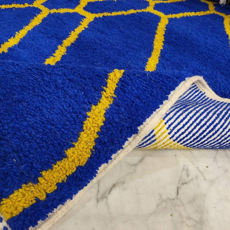 Handmade traditional pure wool rug 2/3 m