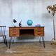 Bureau scandinave en teck avec piétement eiffel métal noir  1950 1960