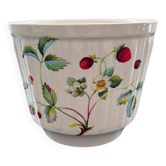 English flowerpot with strawberry decor
