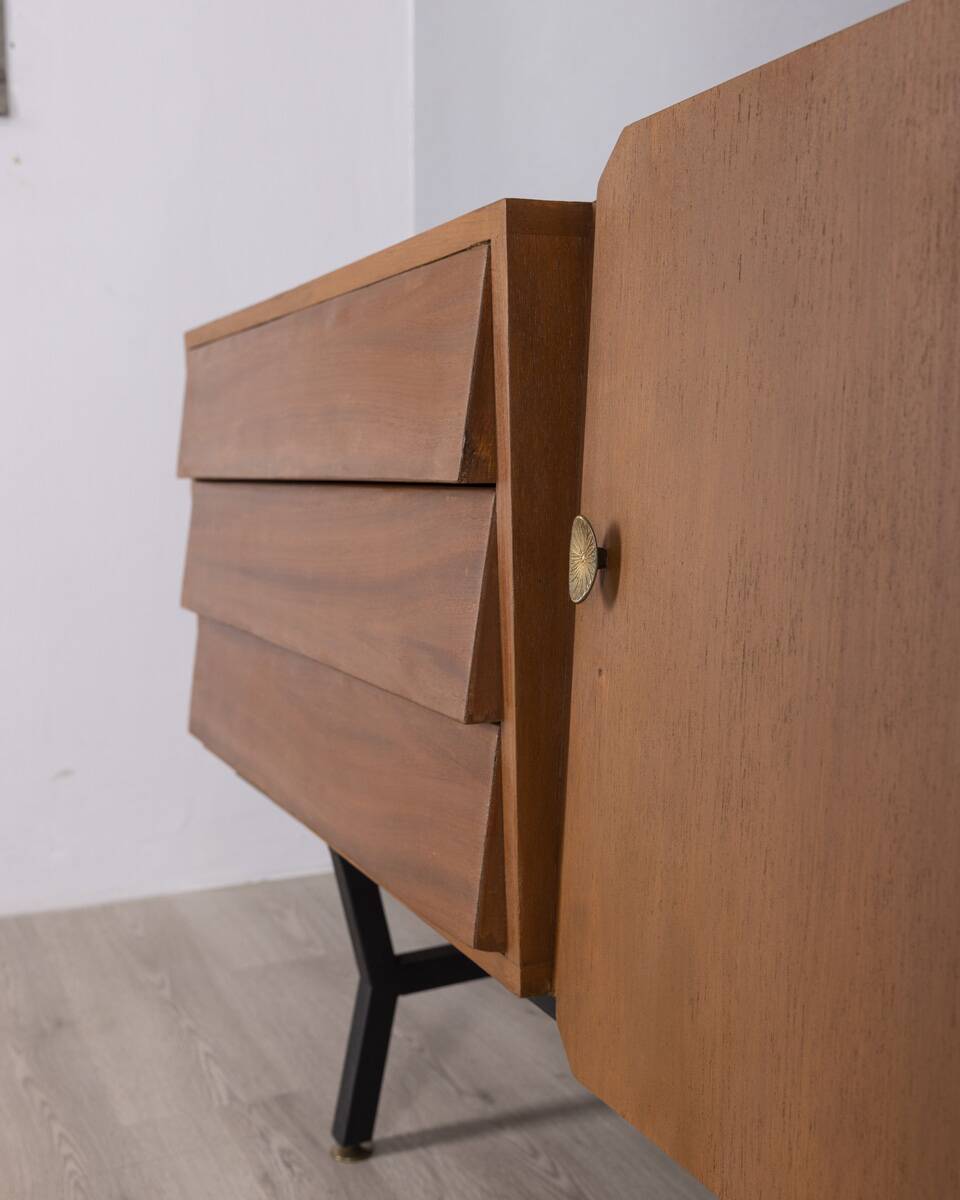LARGE VINTAGE SIDEBOARD FROM THE 1960S IN TEAK AND BRASS, ITALIAN DESIGN