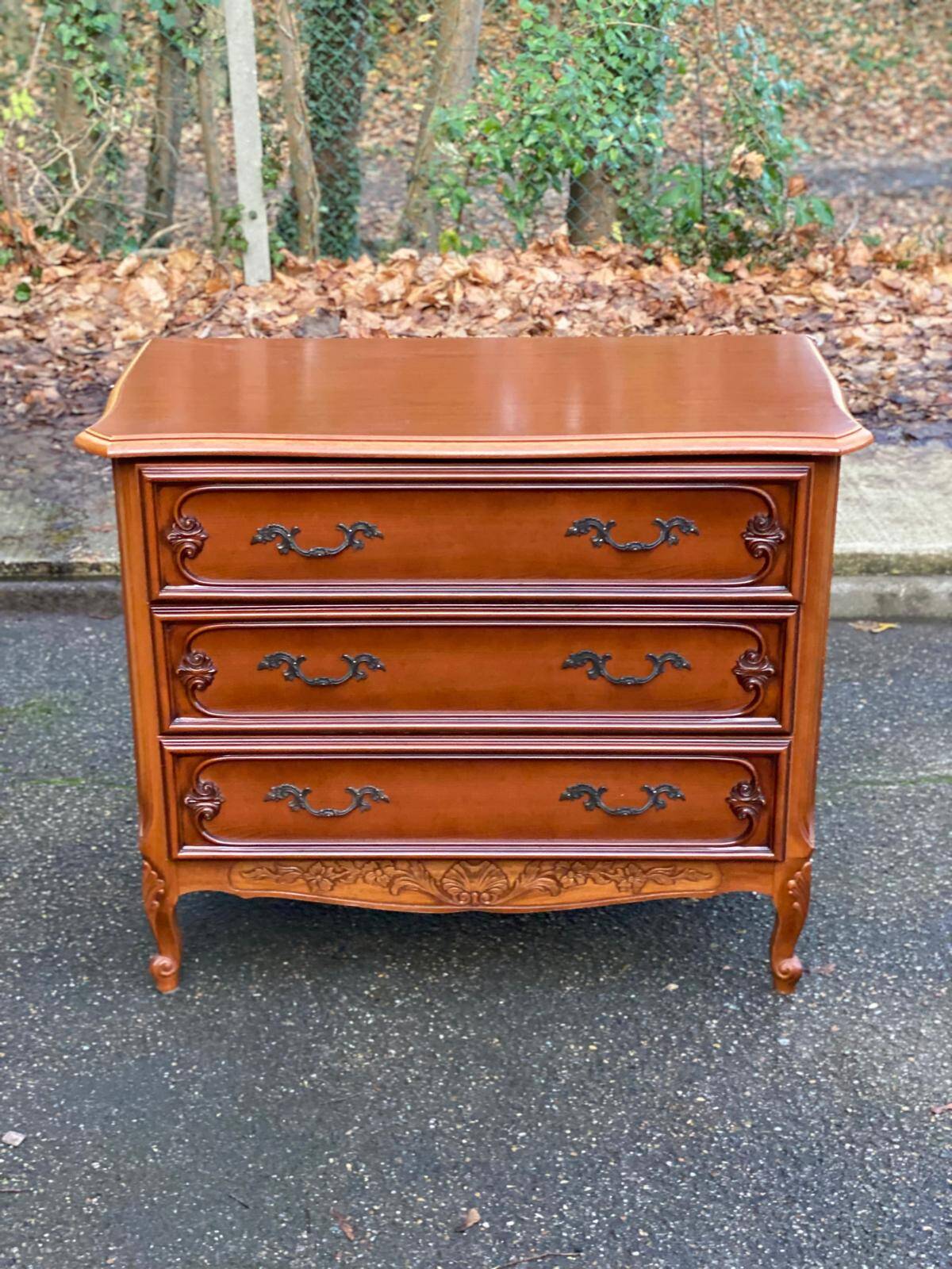 Commode vintage Louis XV en bois imitation des années 80