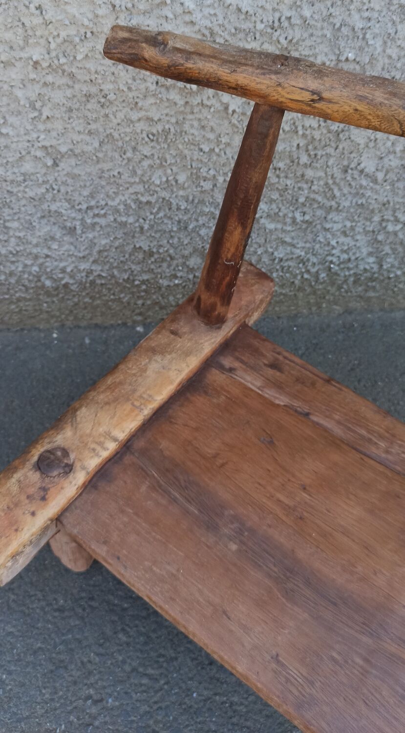 Antique wooden stool. Baoulé African art from Ivory Coast.