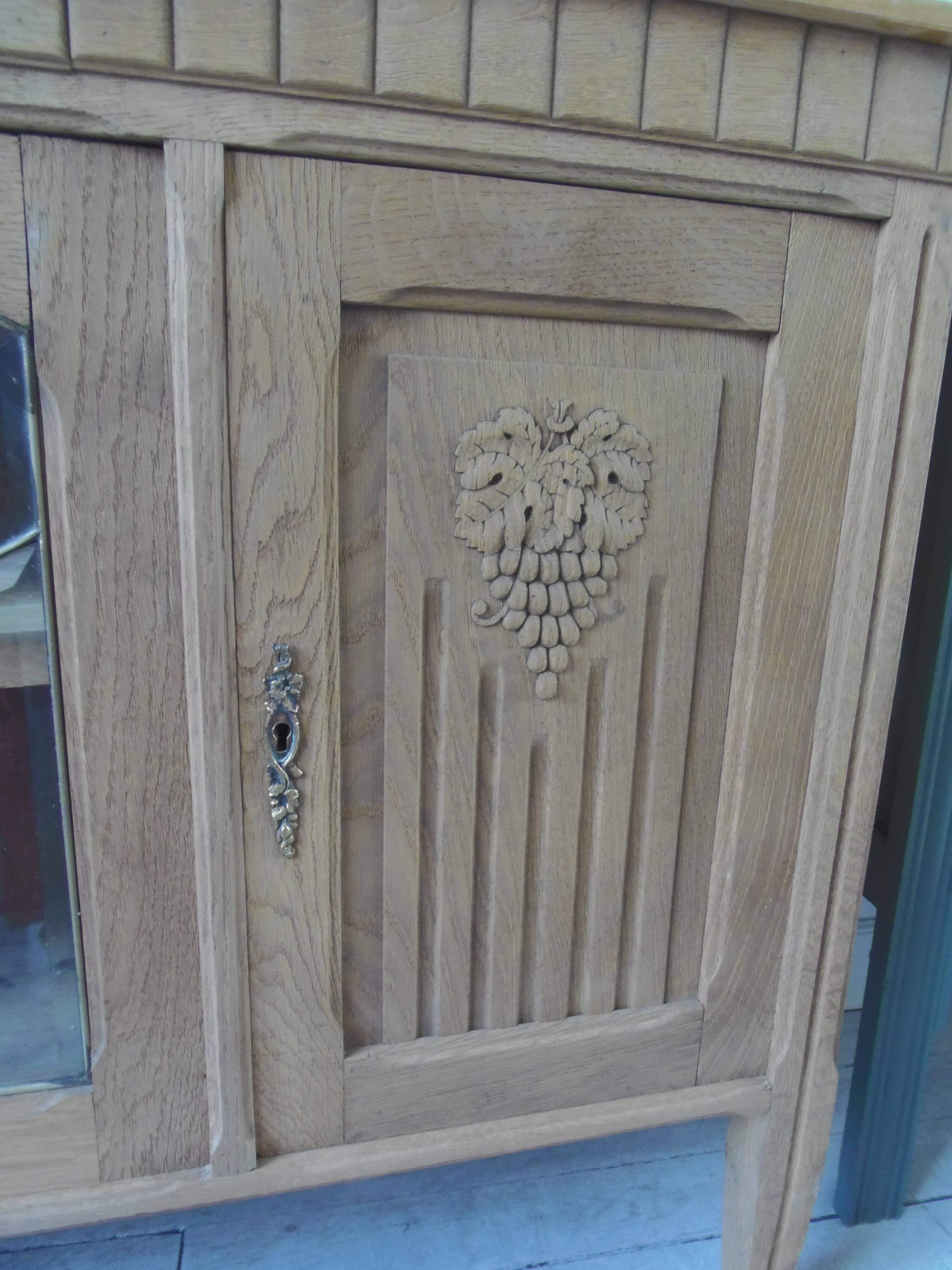 Console, shallow art deco sideboard in raw wood.