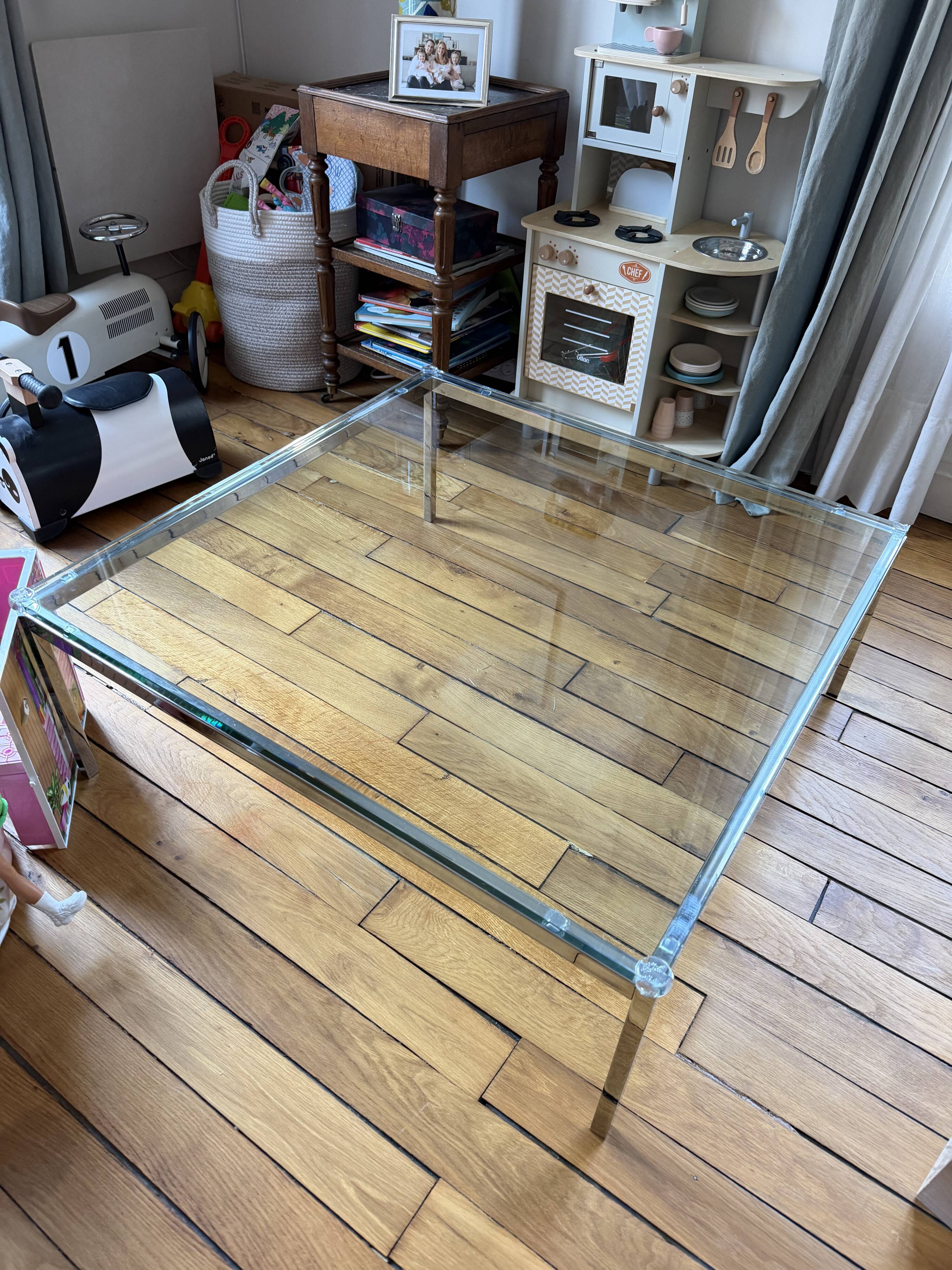 Florence Knoll coffee table 90x90cm
