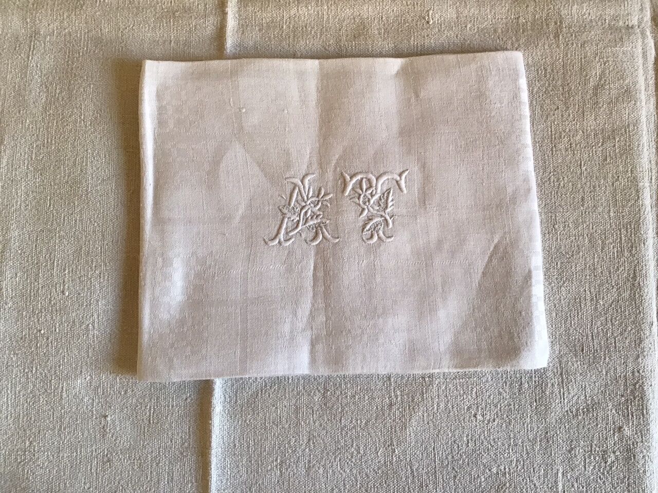 Tablecloth and its 6 linen towels