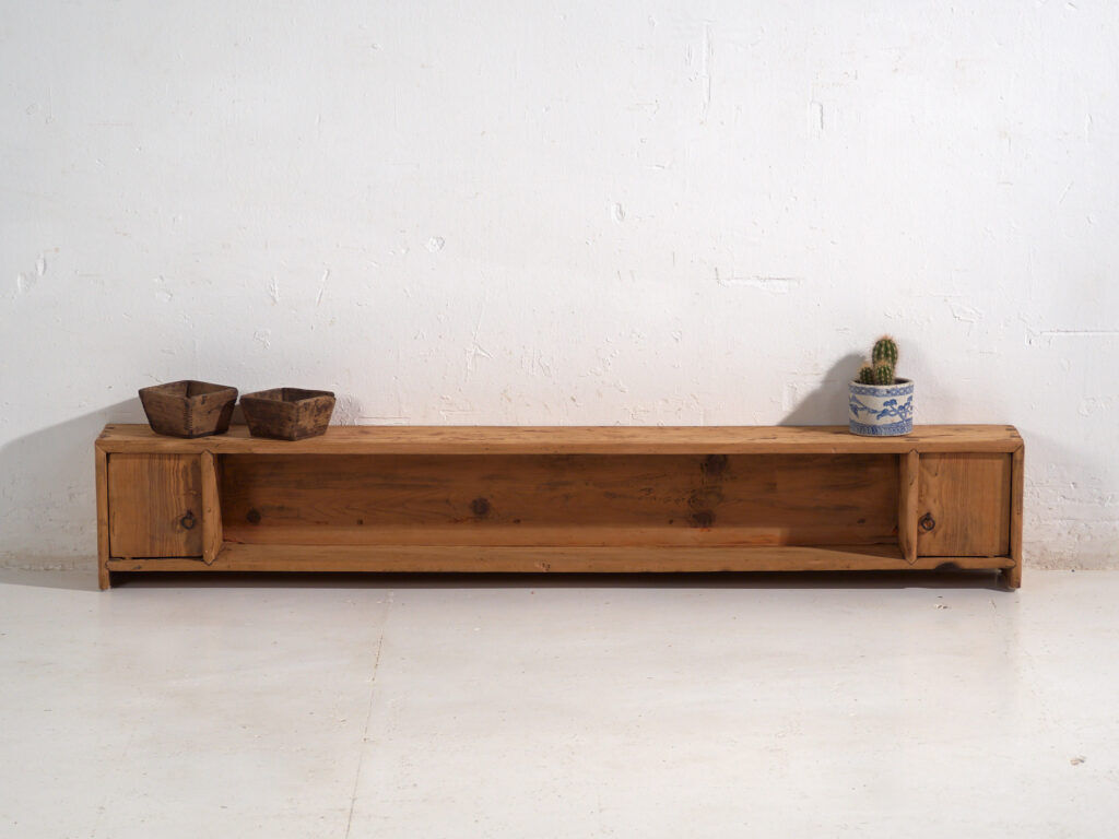 Old pine wood buffet – China, circa 1930