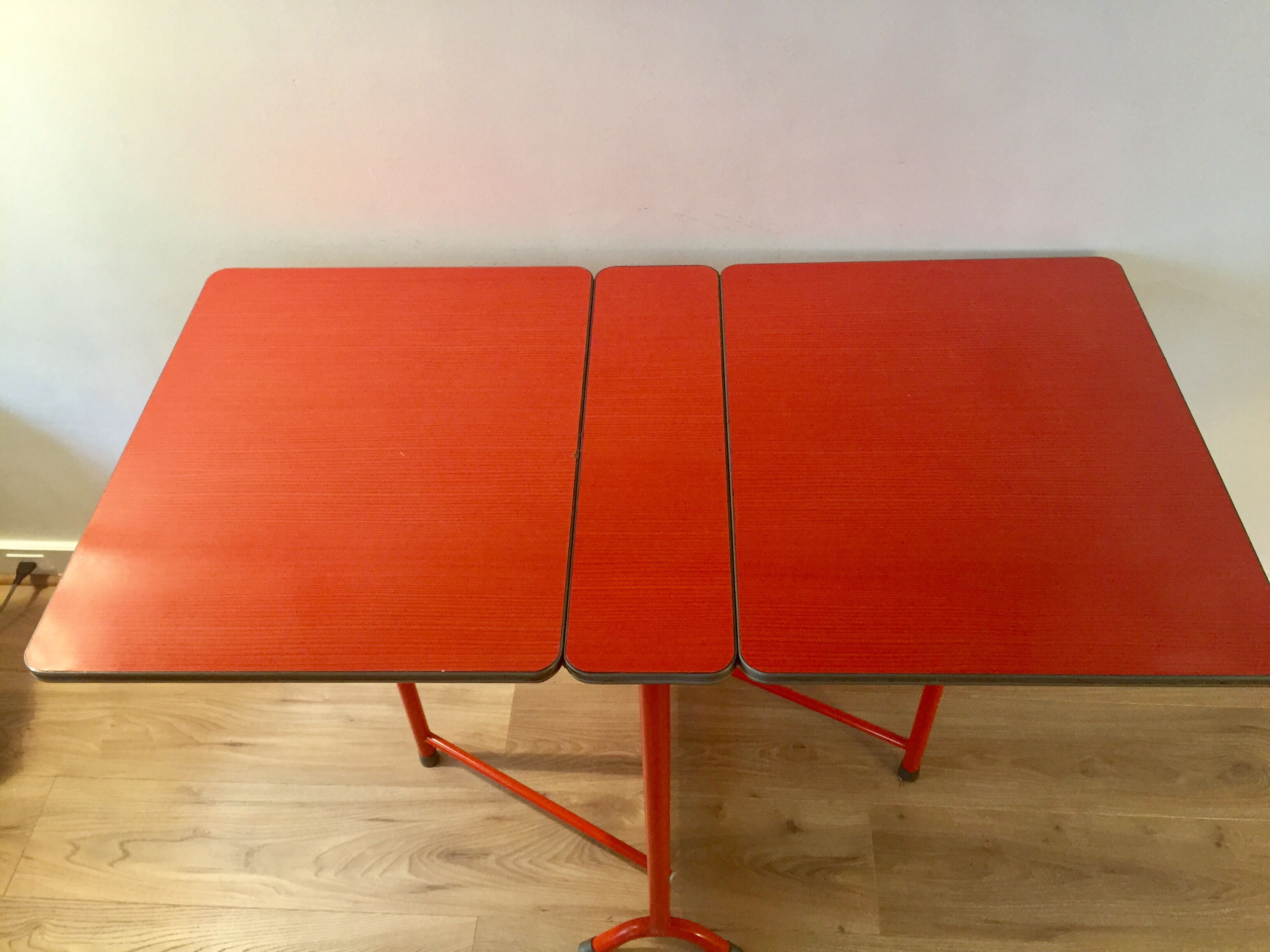 Table pliante pliable formica orange vintage