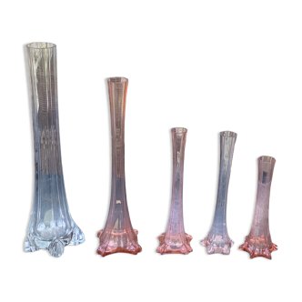 Lot de 5 soliflores a facettes art déco en verre rose et transparent