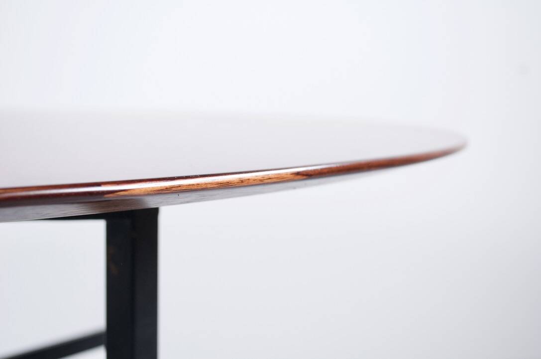 Round dining table assigned to ignazio gardella 1960 azucena publisher