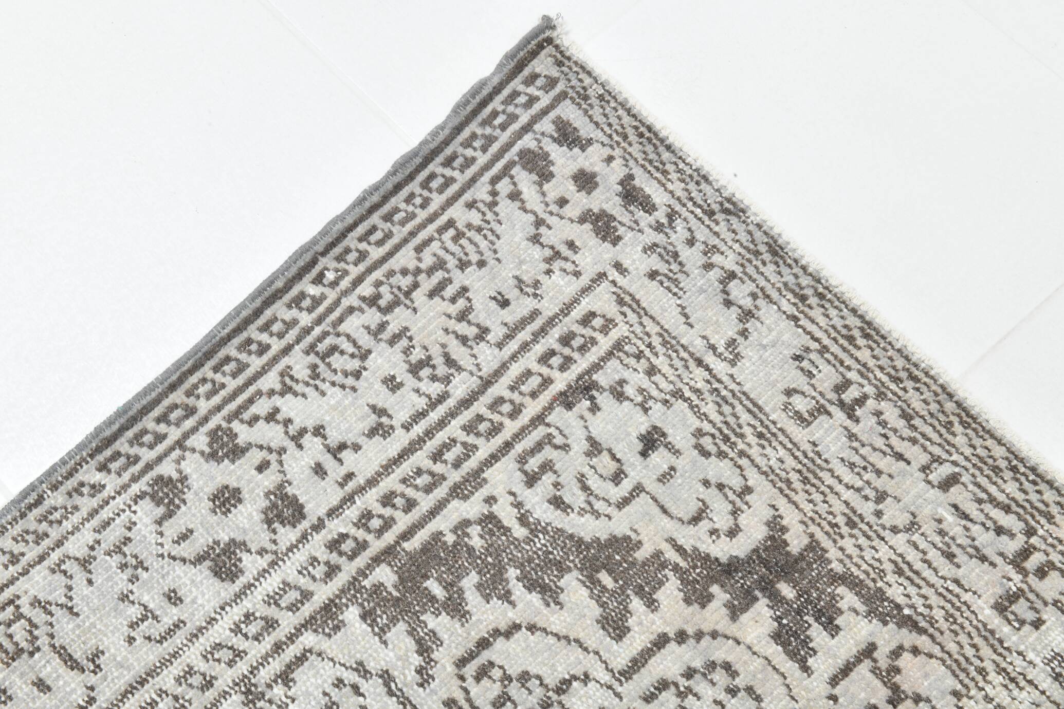 5x9 Shades Of Gray & Brown Classic Vintage Rug, 150x278Cm