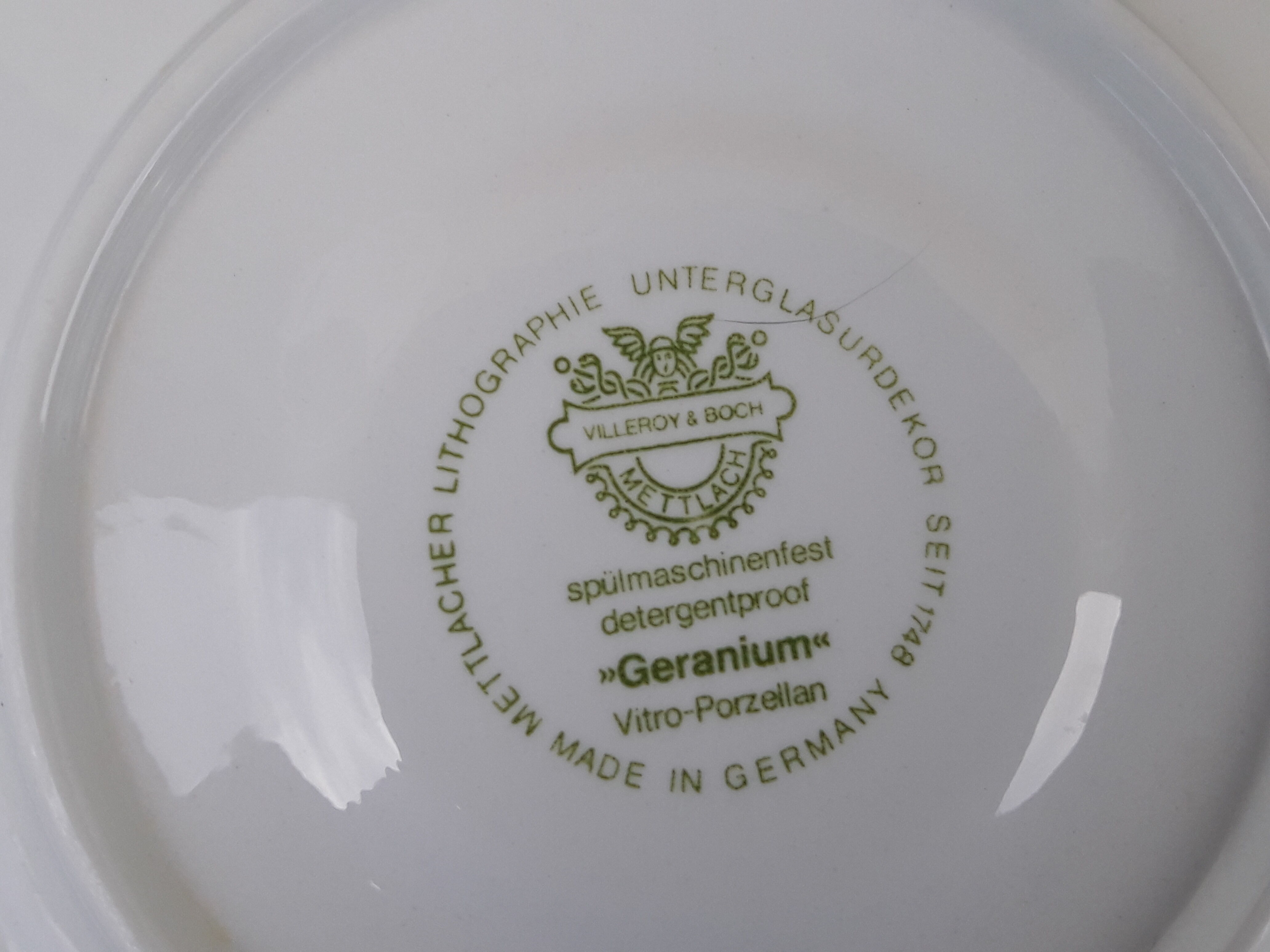 2 coffee cups with Villeroy saucer - Boch model Geranium diam 7 cm