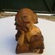 Plaster bust reader