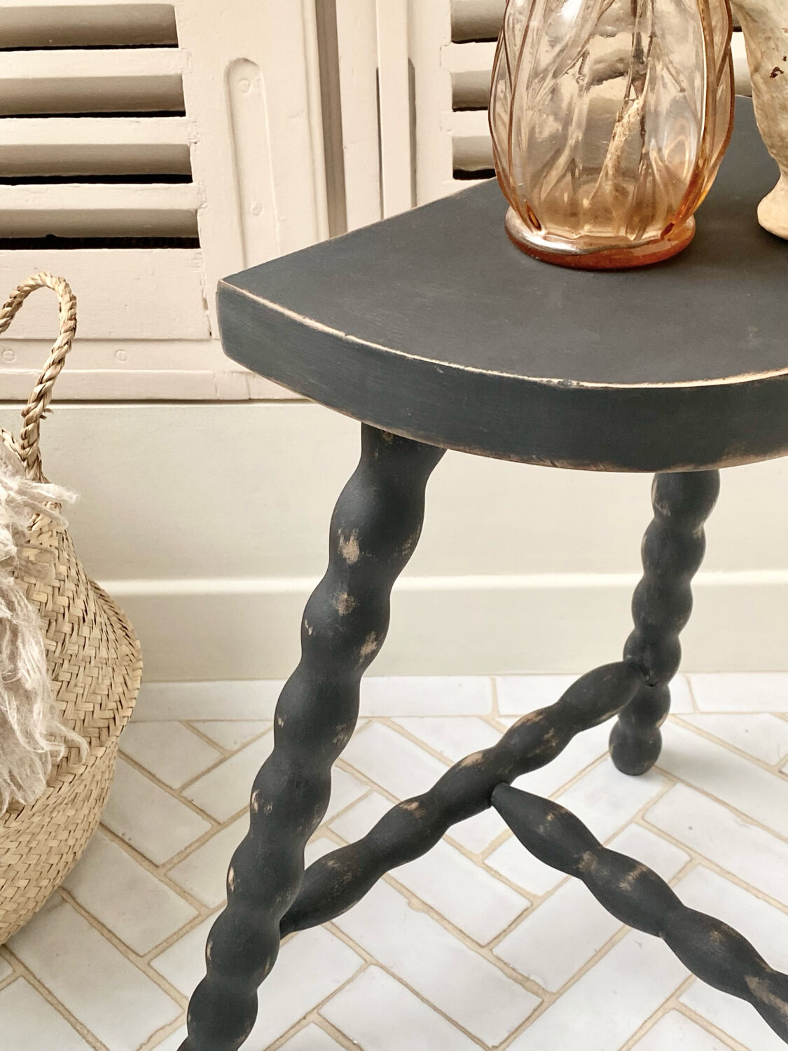 Tripod stool