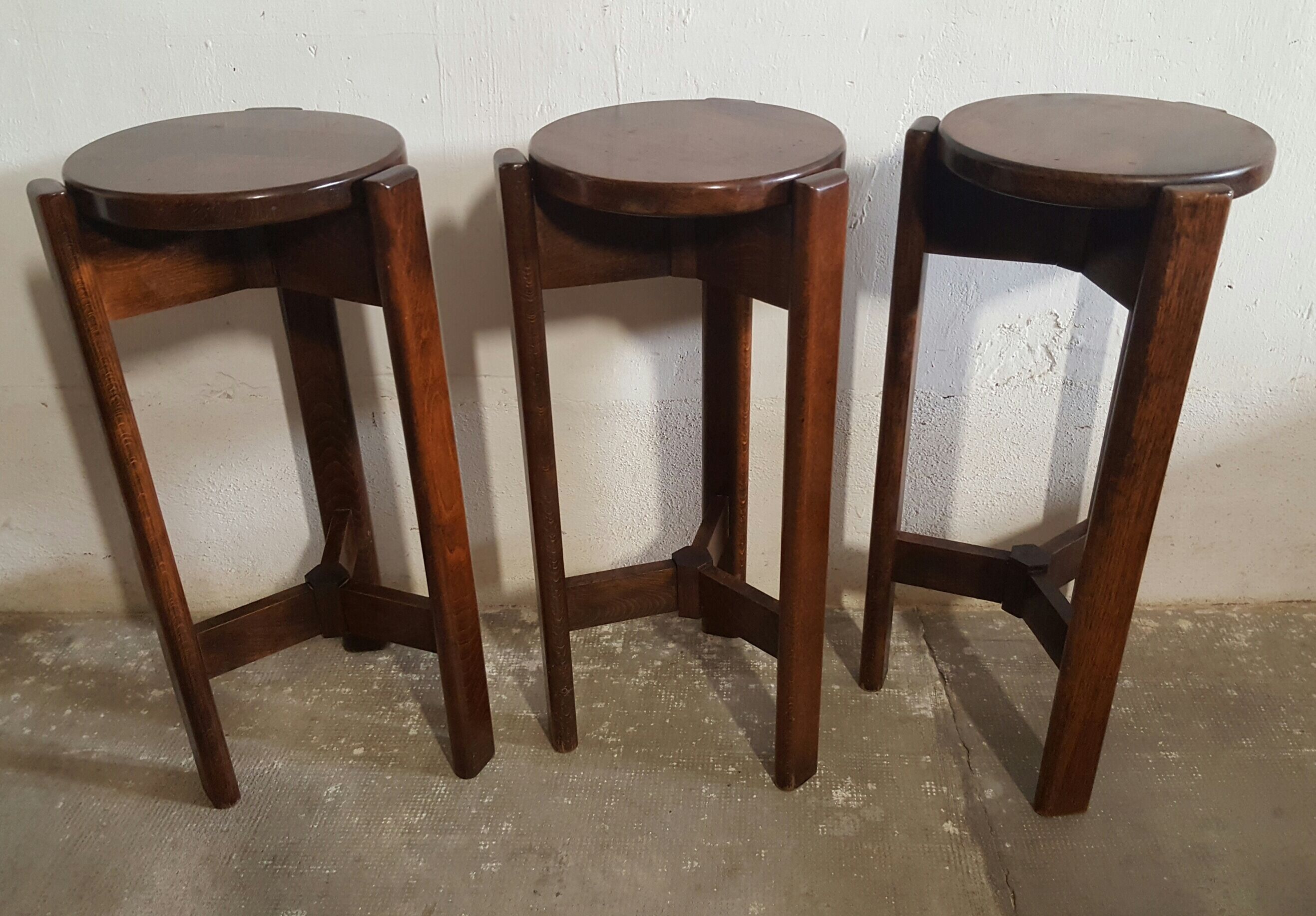 3 bar stools tripod