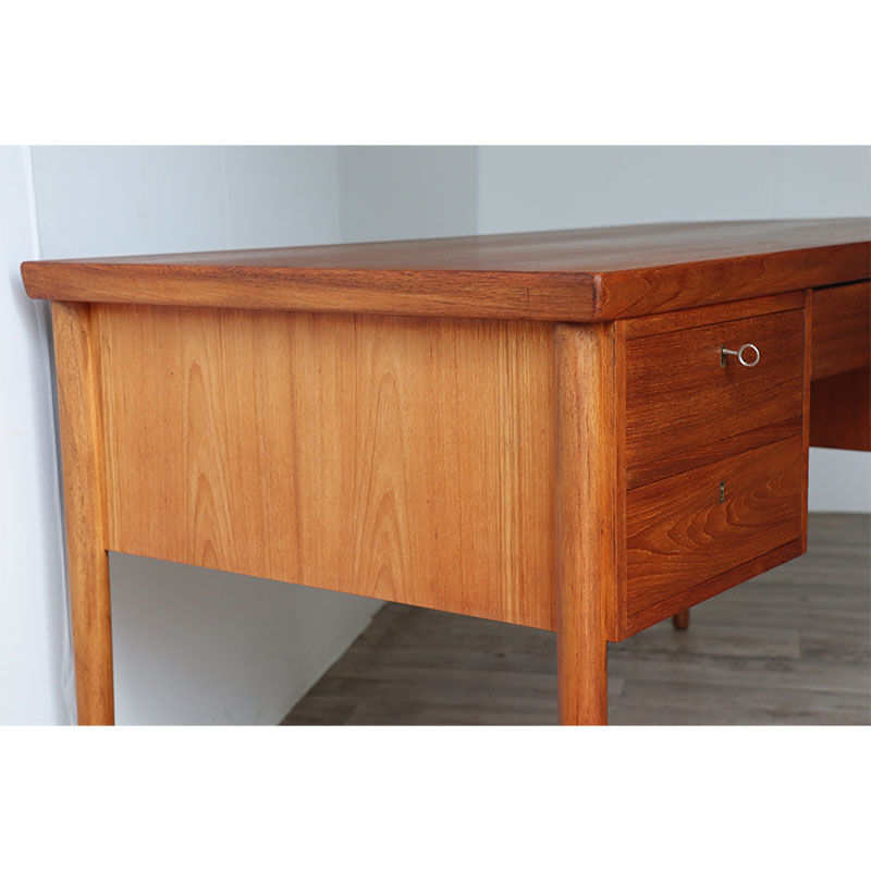 Bureau scandinave Danois en teck vers 1960