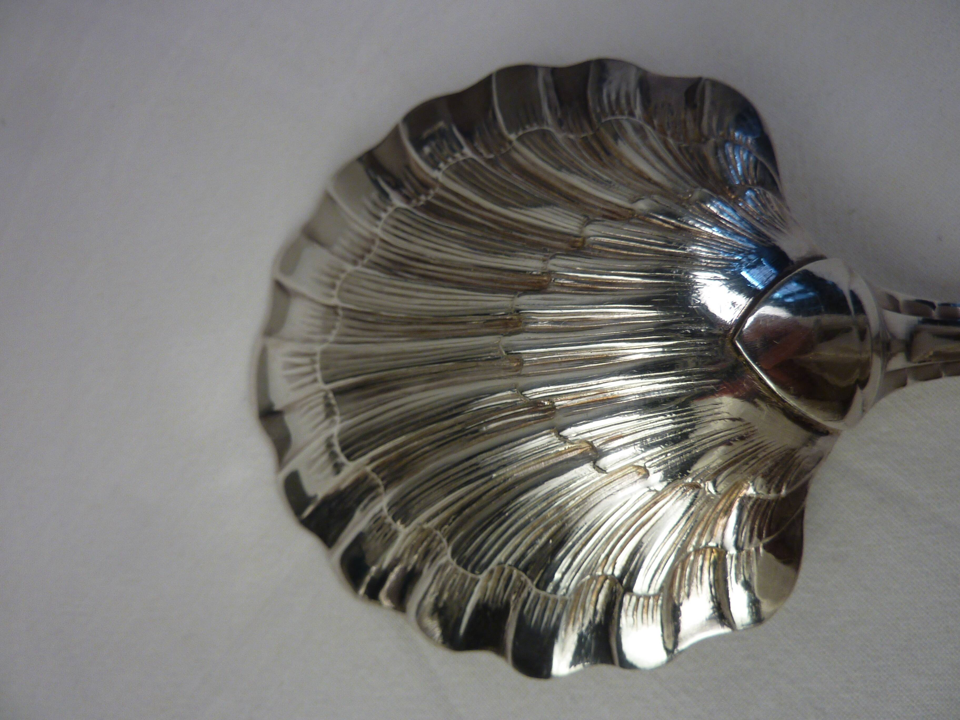 Dessert cutlery in silver metal of the brand Ercuis