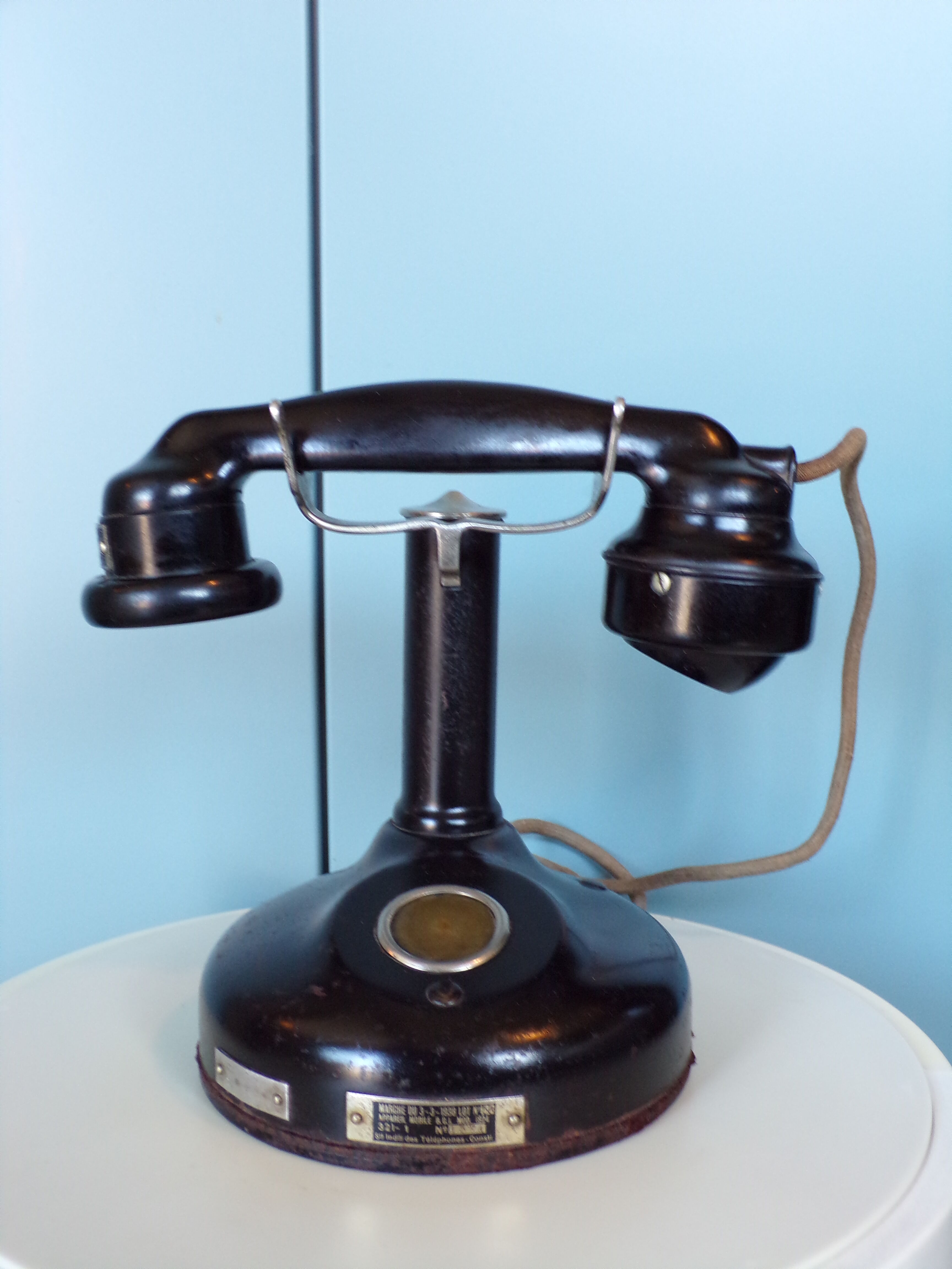 Vintage column phone in Bakelite