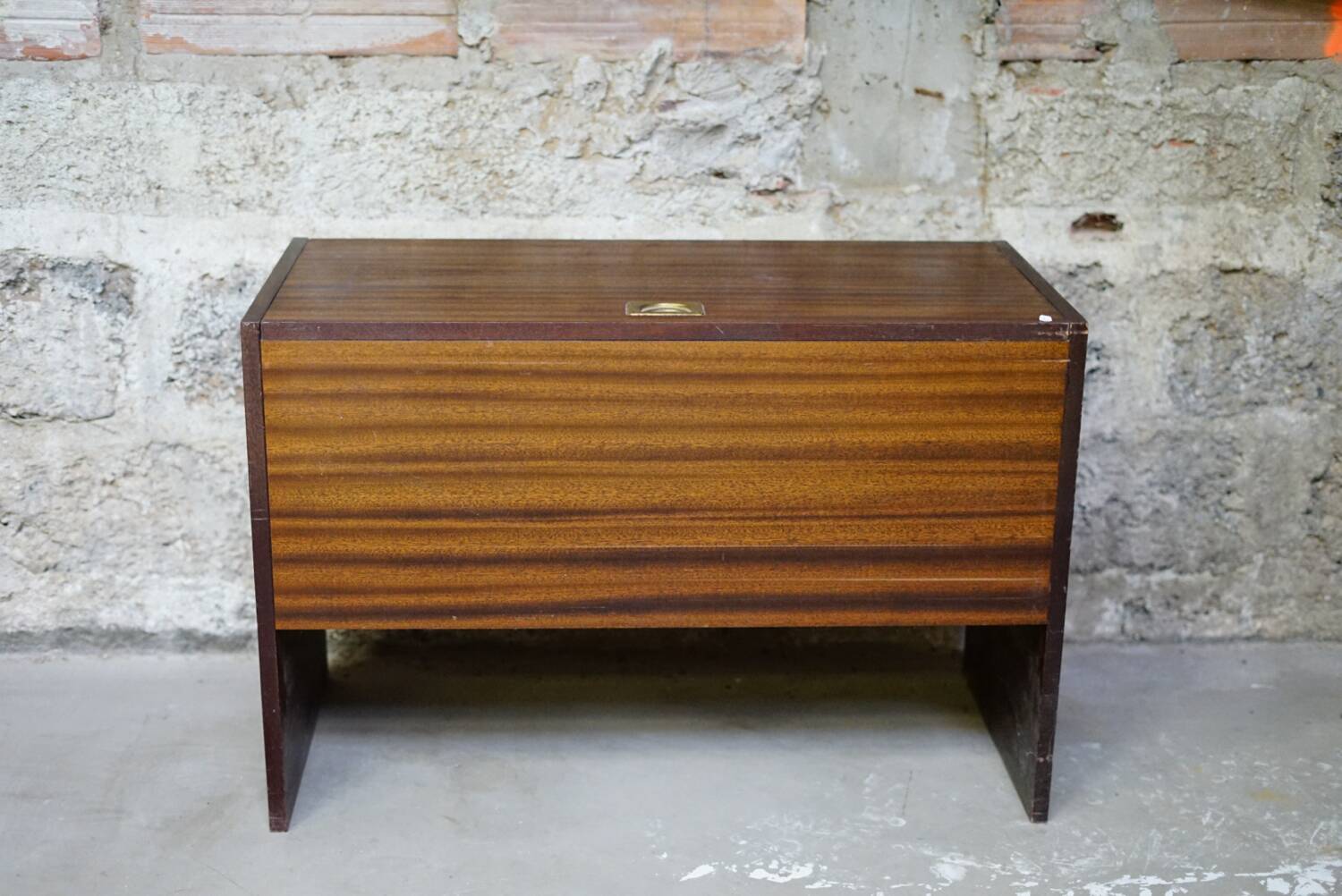 Entrance furniture