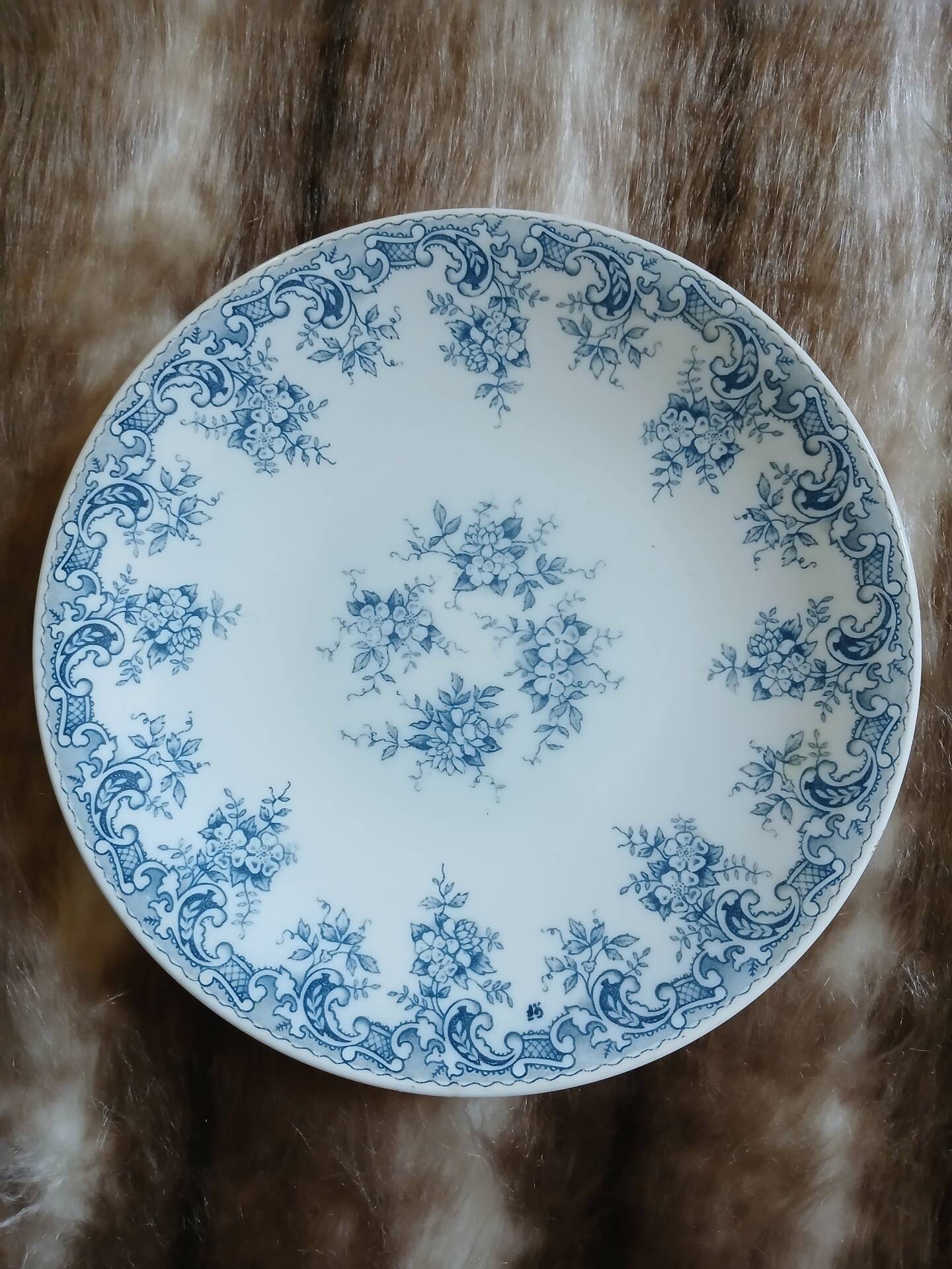 6 vintage dessert plates in Arcopal