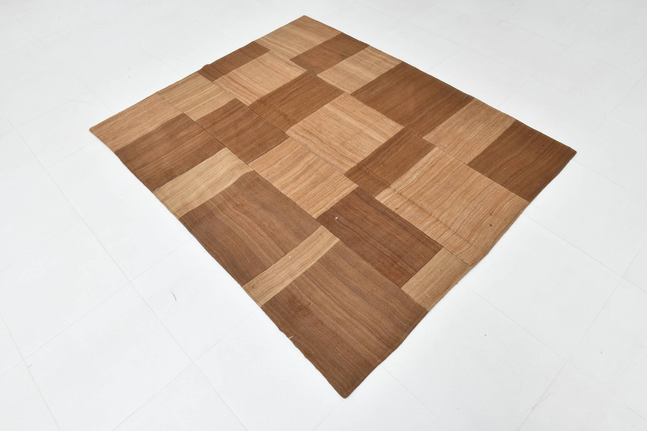 4x6 Checkered Pattern Brown Vintage Kilim Rug, 140x172Cm