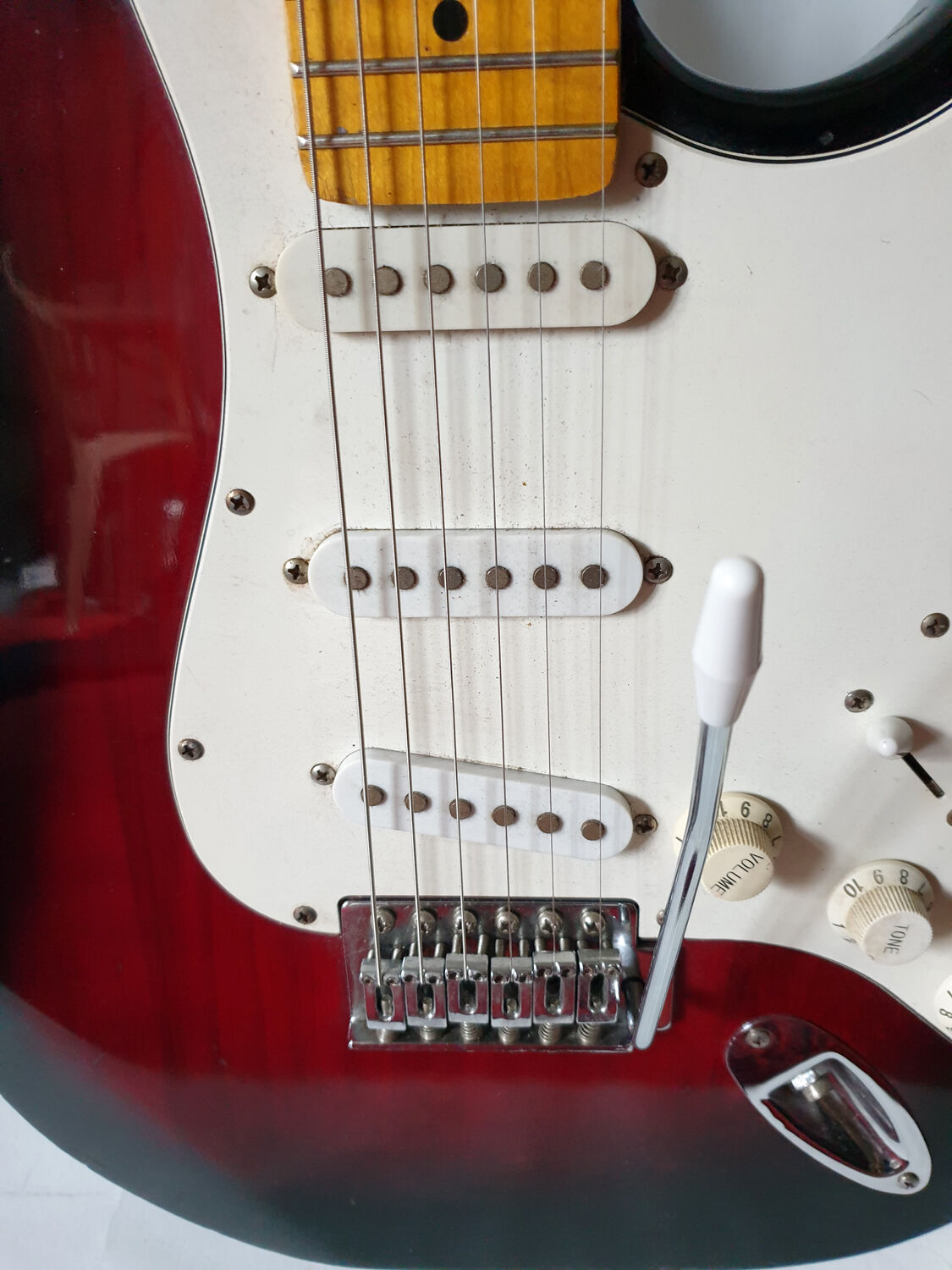 vintage guitar KAY Stratocaster cherryburst custom MIJ 1980s