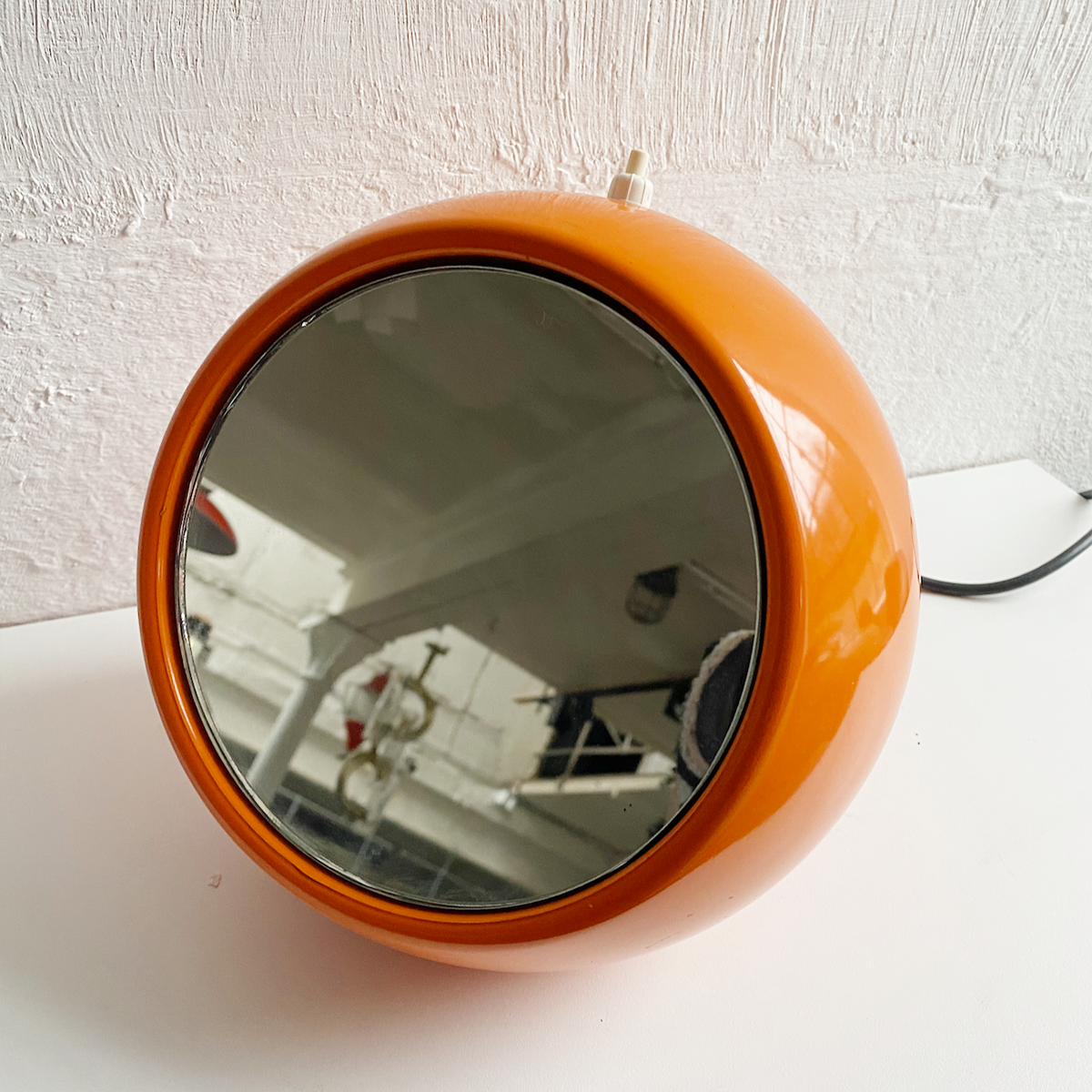 Spaceage mirror table lamp in orange