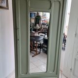 Armoire parisienne vert de gris