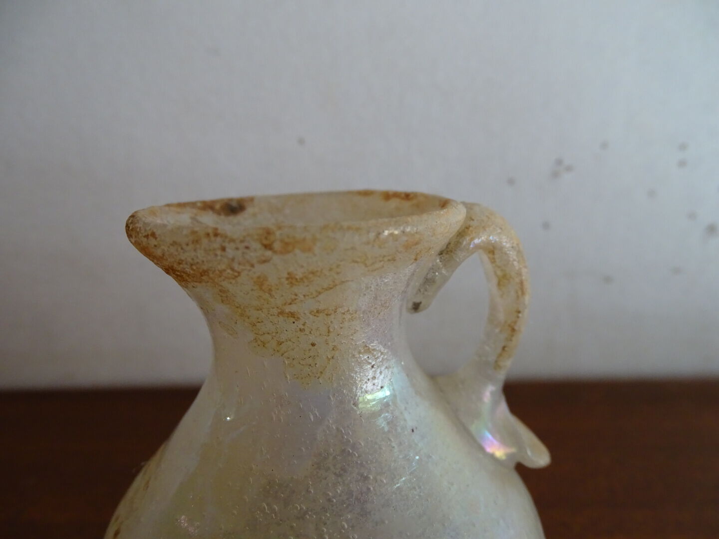 Vase with miniature handle Scavo Seguso Vetri d'Arte iridescent glass Murano 1950