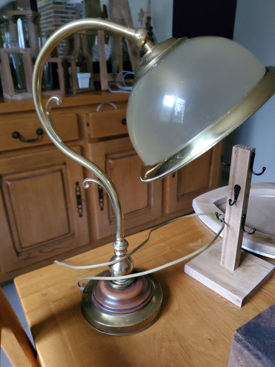 Desk lamp